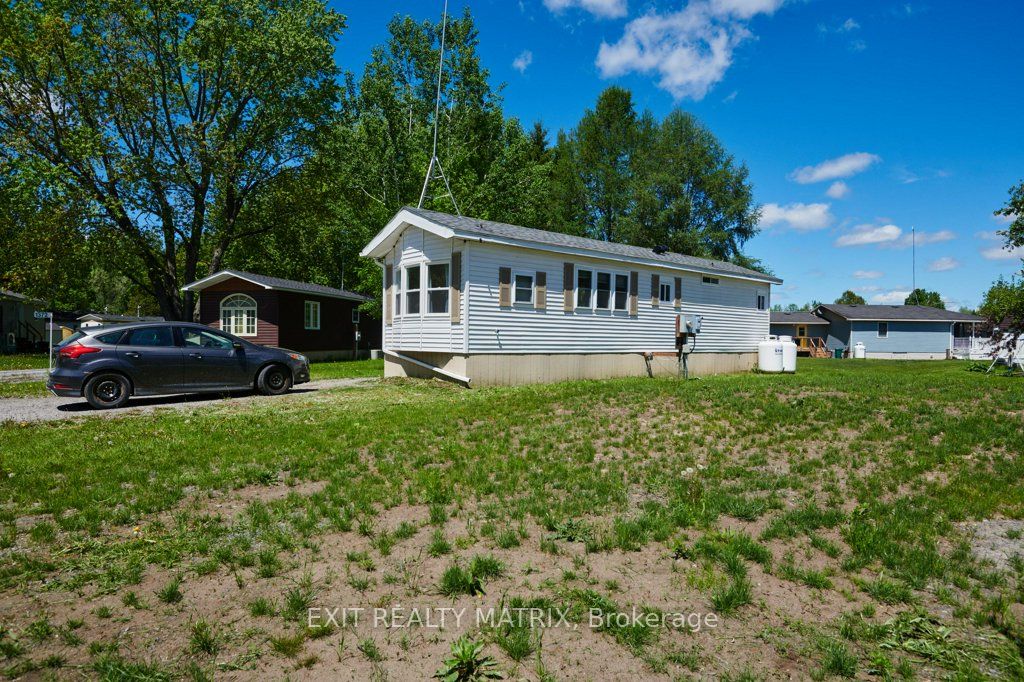 1376 Tigerlily Private Property Photo 28