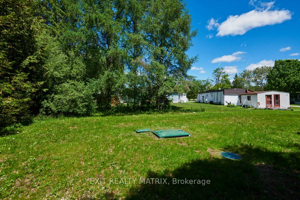 1376 Tigerlily Private Property Photo 32