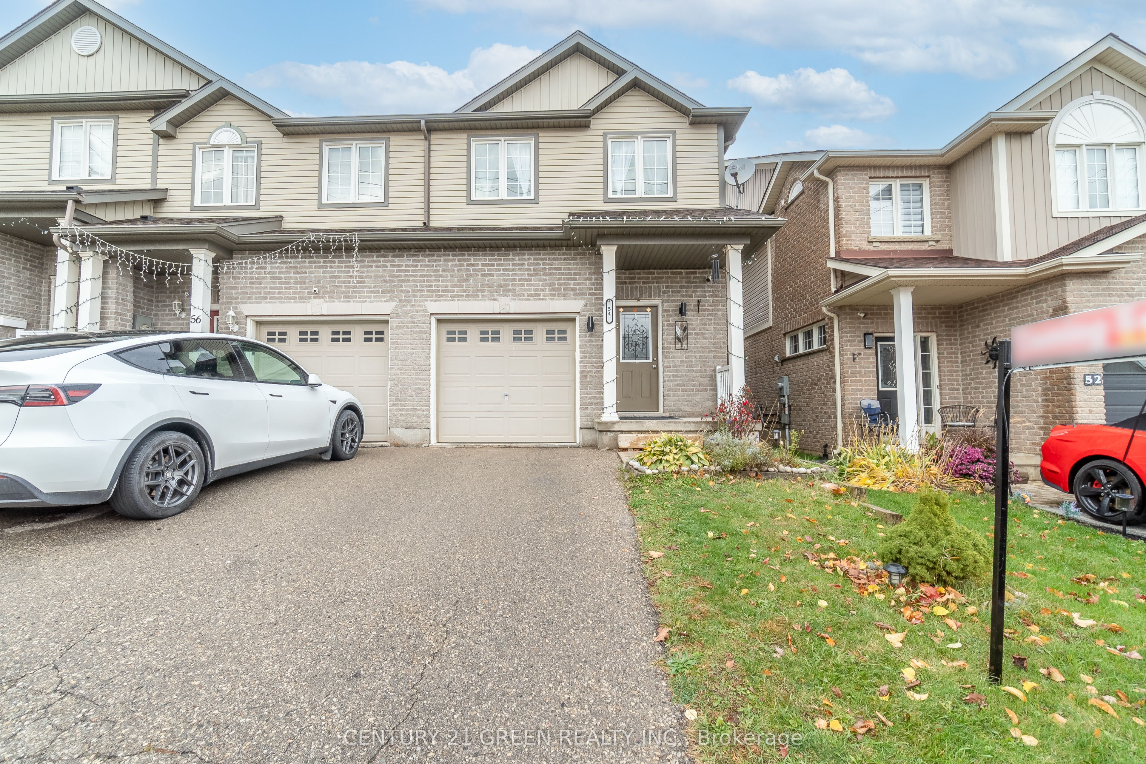 54 Rockcliffe Drive Property Photo 1