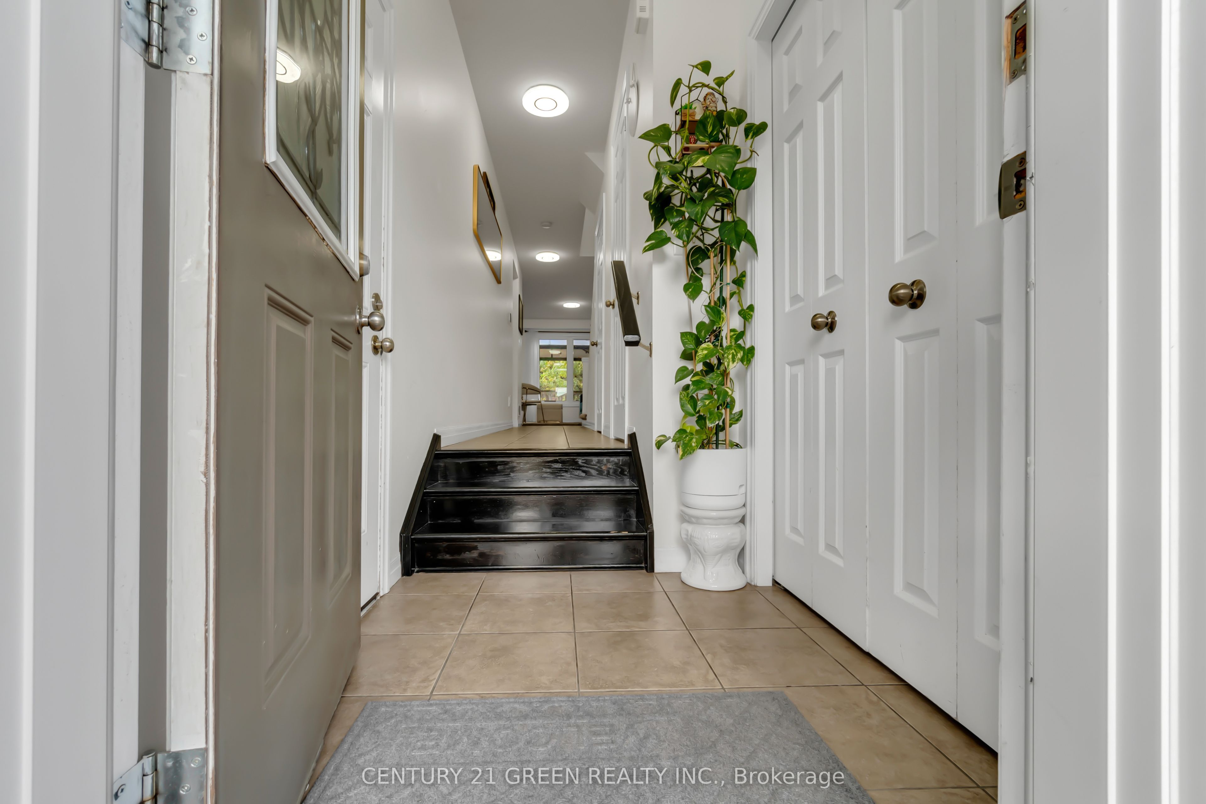 54 Rockcliffe Drive Property Photo 3