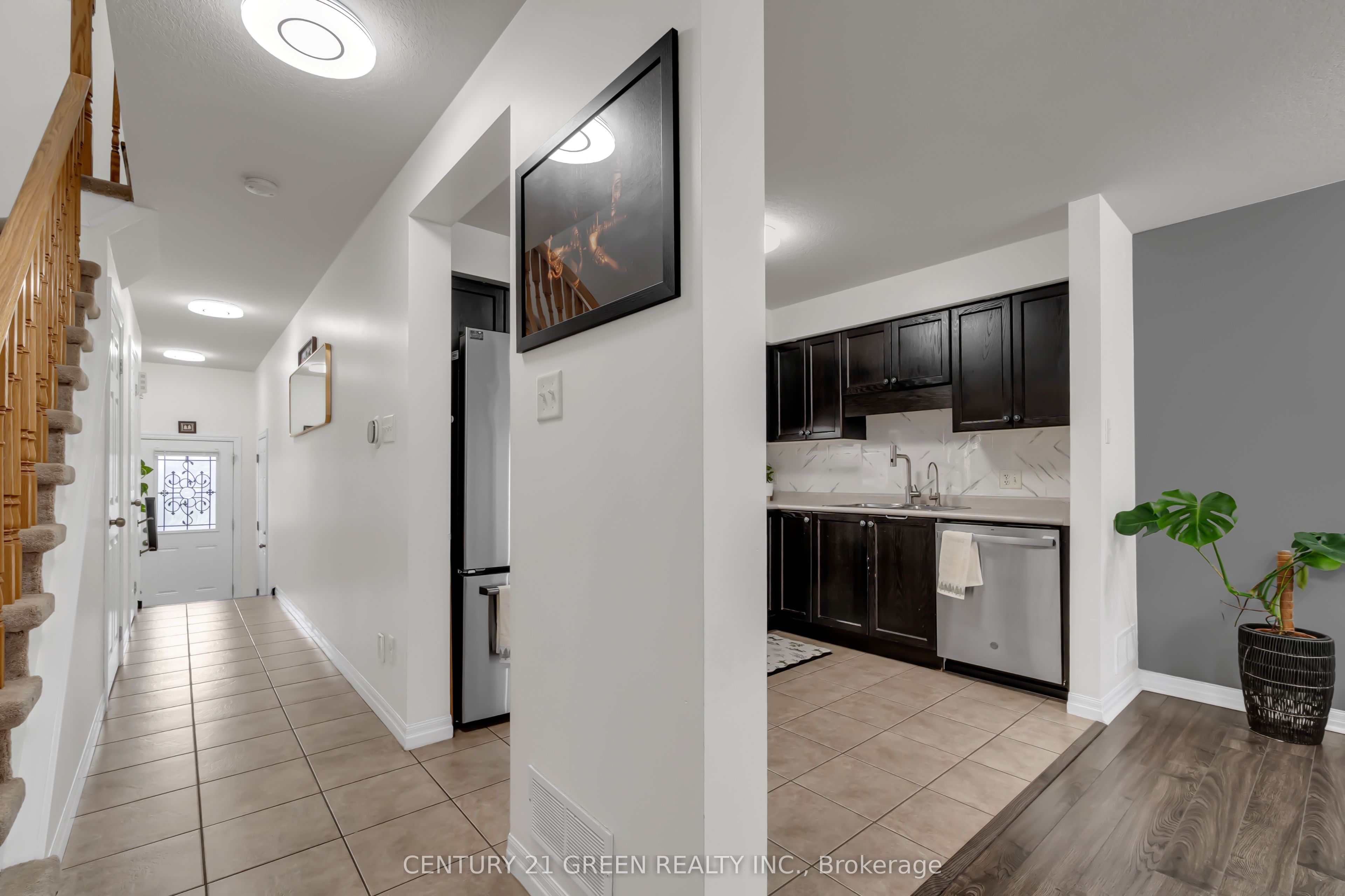 54 Rockcliffe Drive Property Photo 6