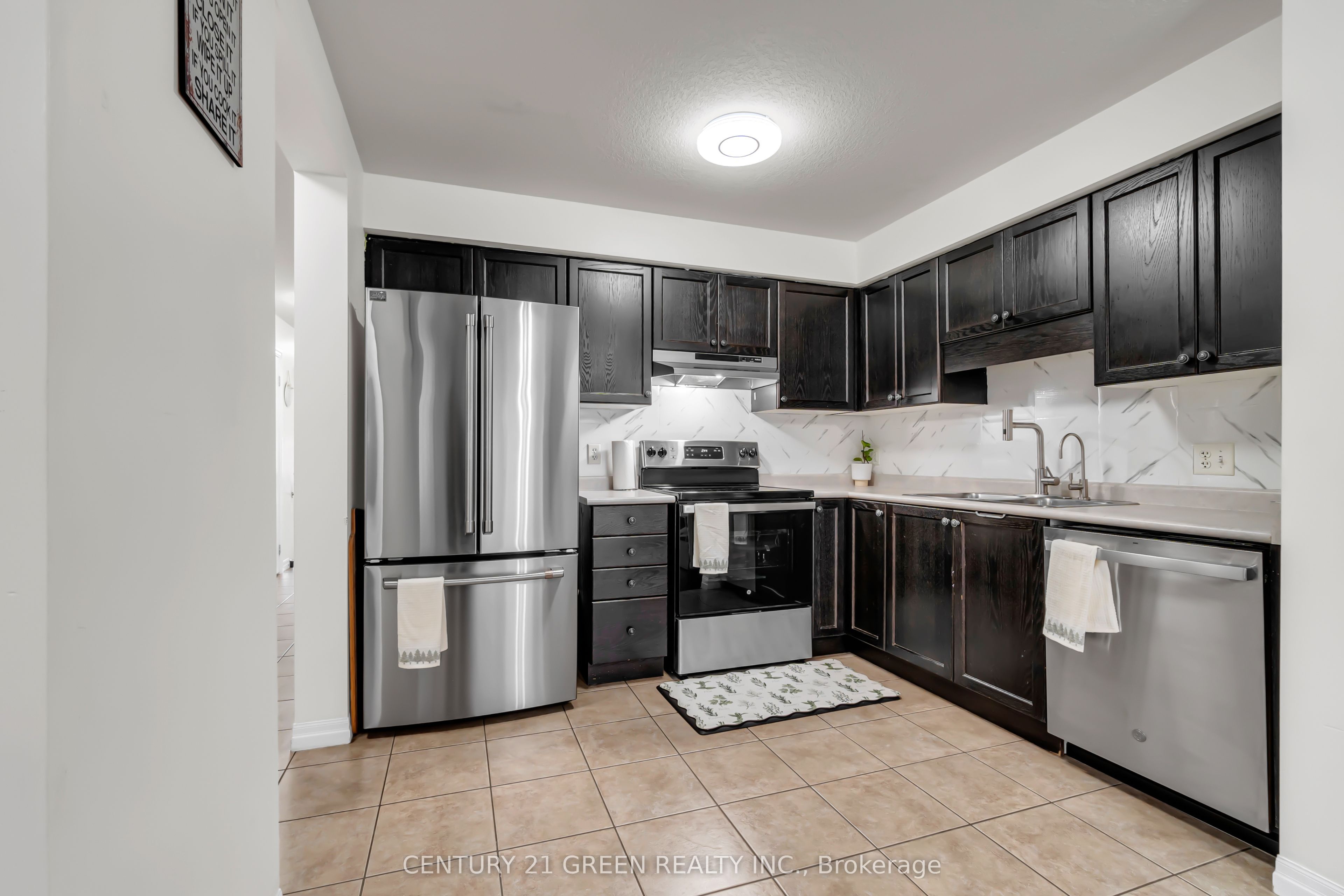 54 Rockcliffe Drive Property Photo 9