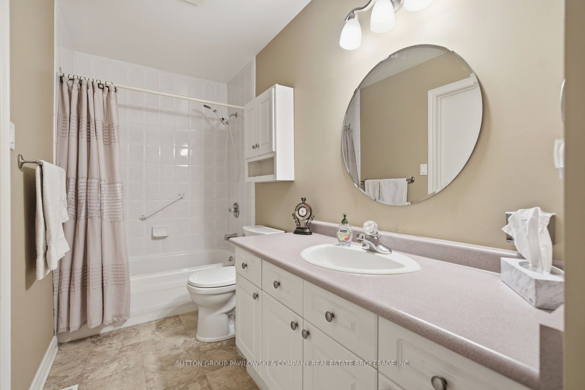 1241 Hamilton Road 64 Property Photo 16