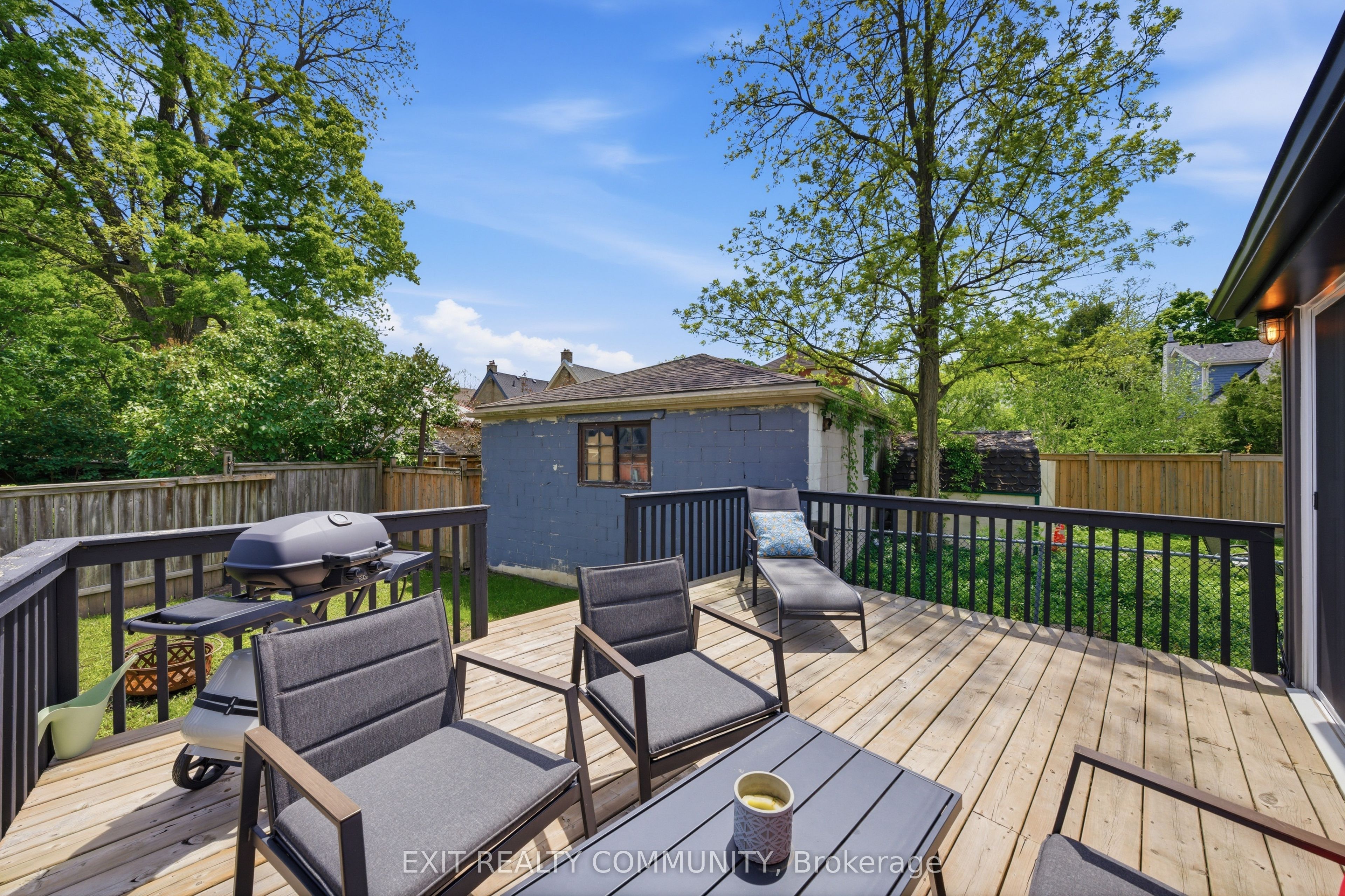 20 Wharncliffe Road S Property Photo 5