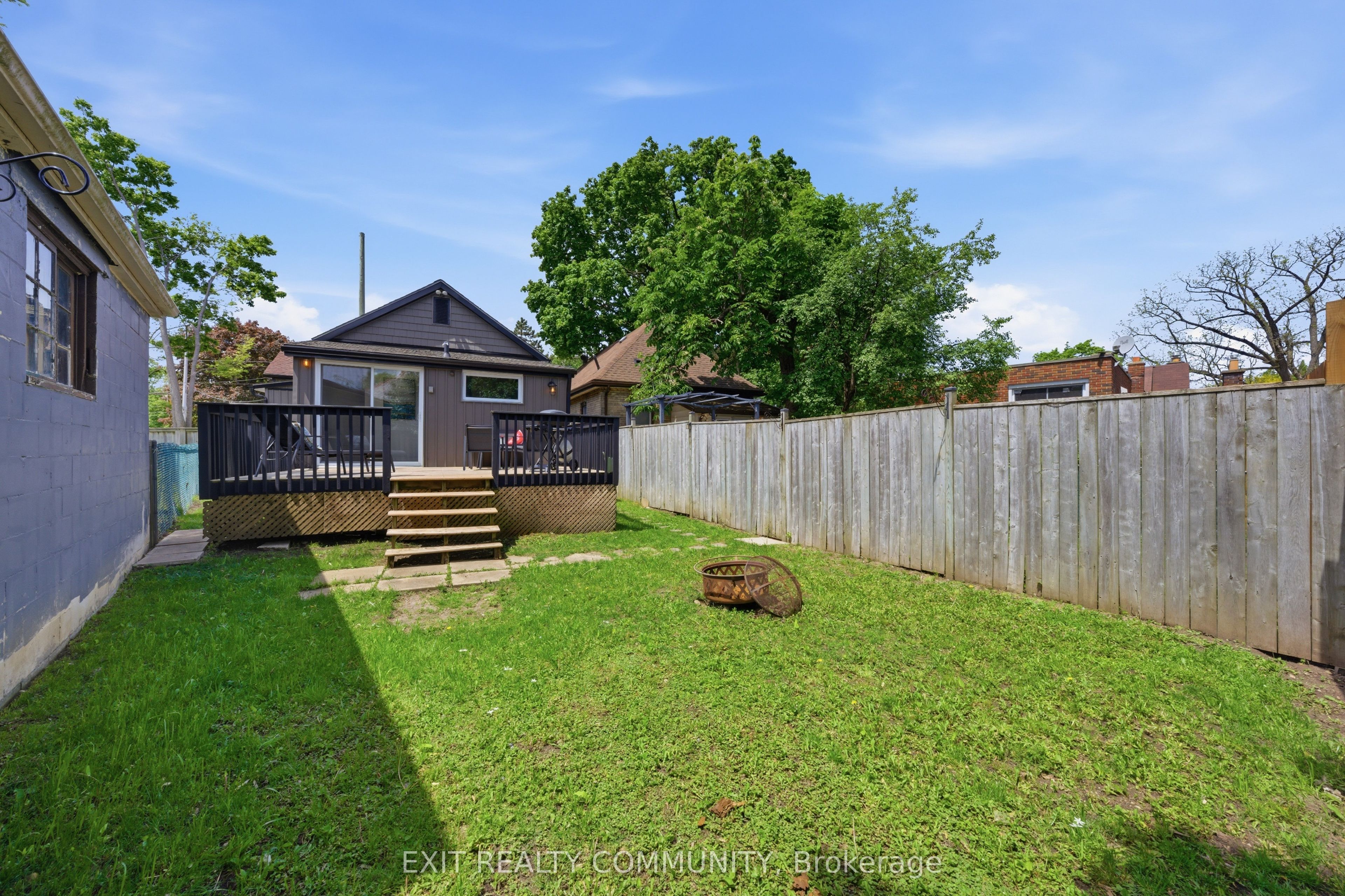 20 Wharncliffe Road S Property Photo 9