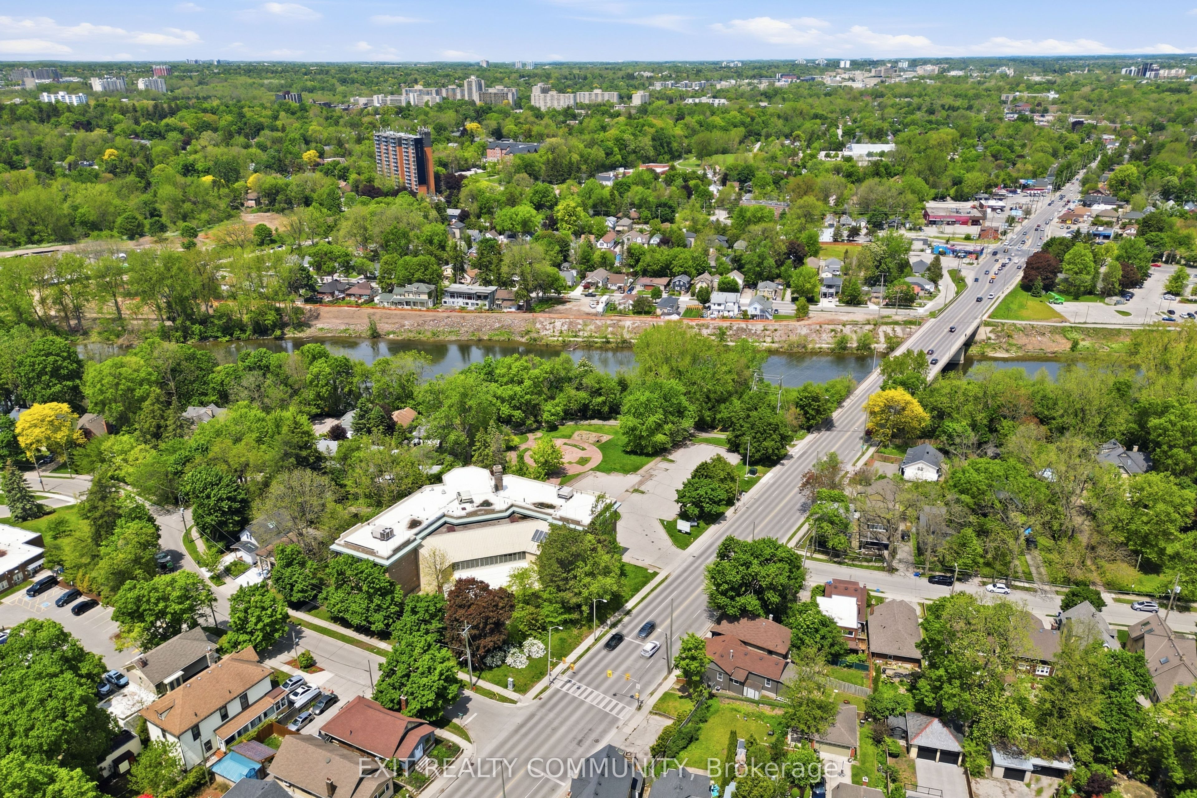 20 Wharncliffe Road S Property Photo 13