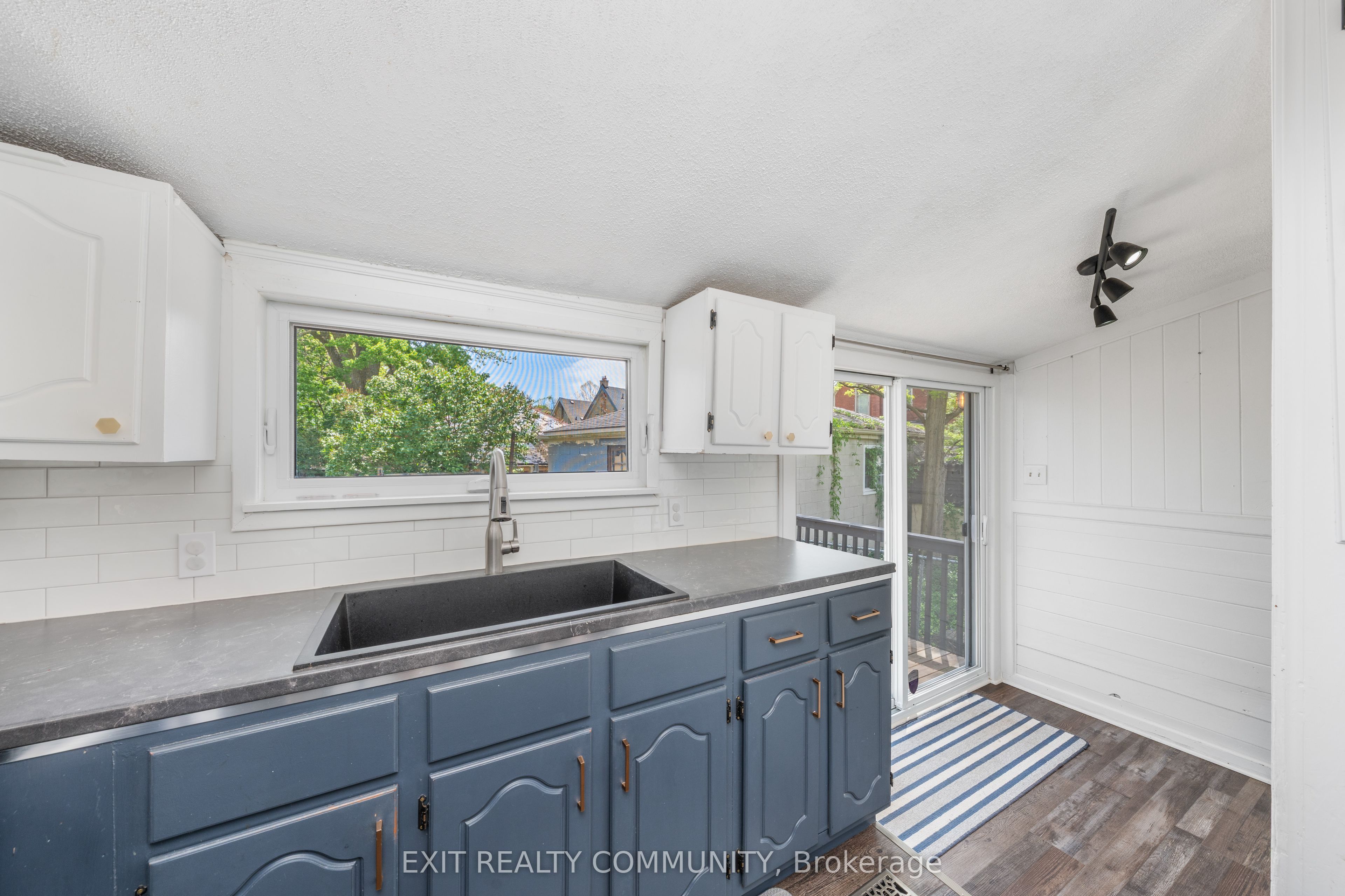 20 Wharncliffe Road S Property Photo 39