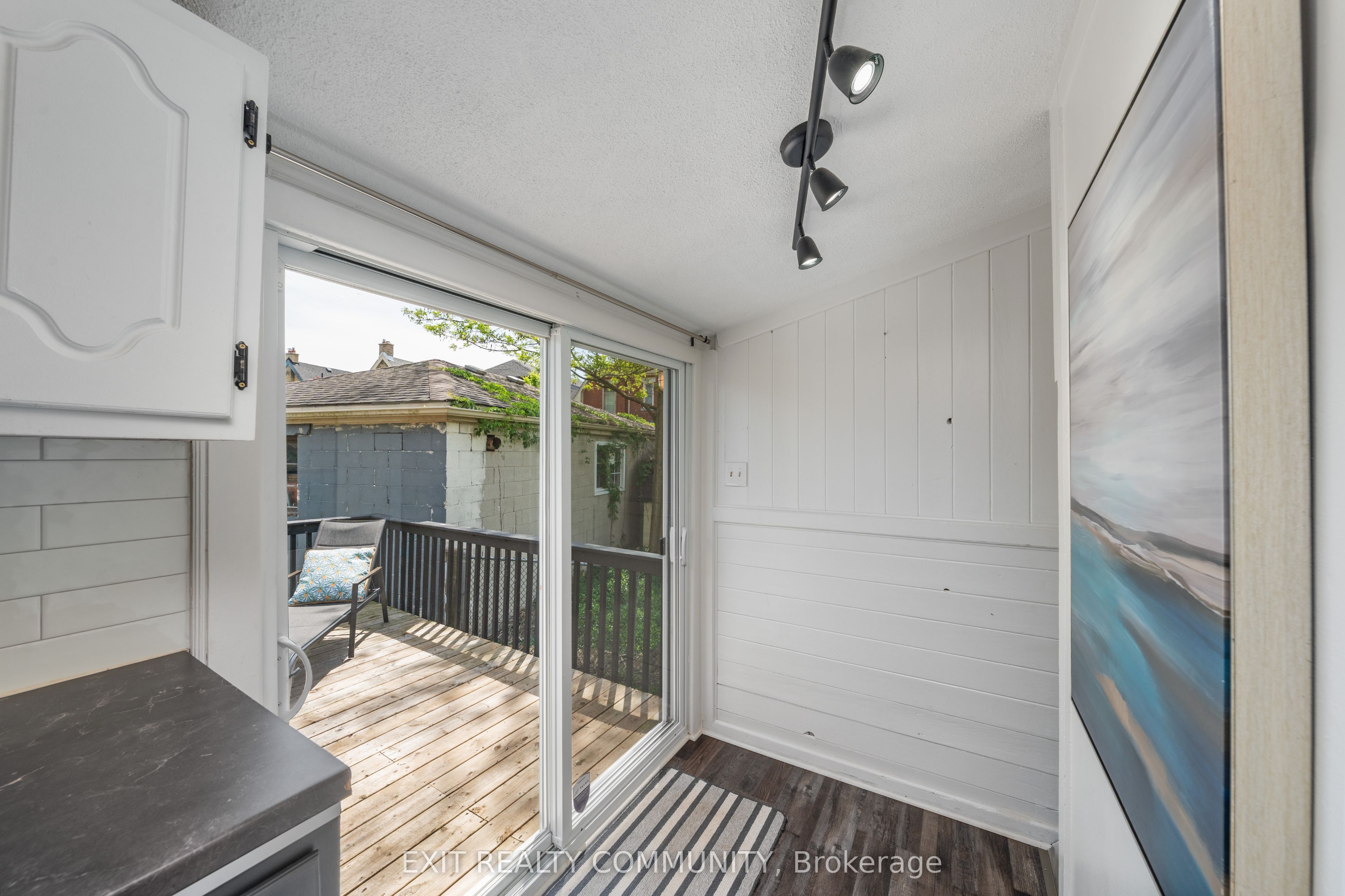 20 Wharncliffe Road S Property Photo 41