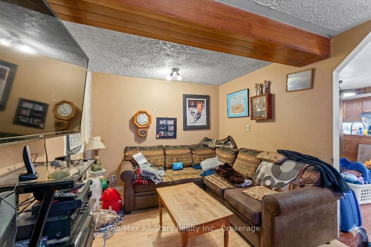 2170 Buckslide Road Property Photo 6