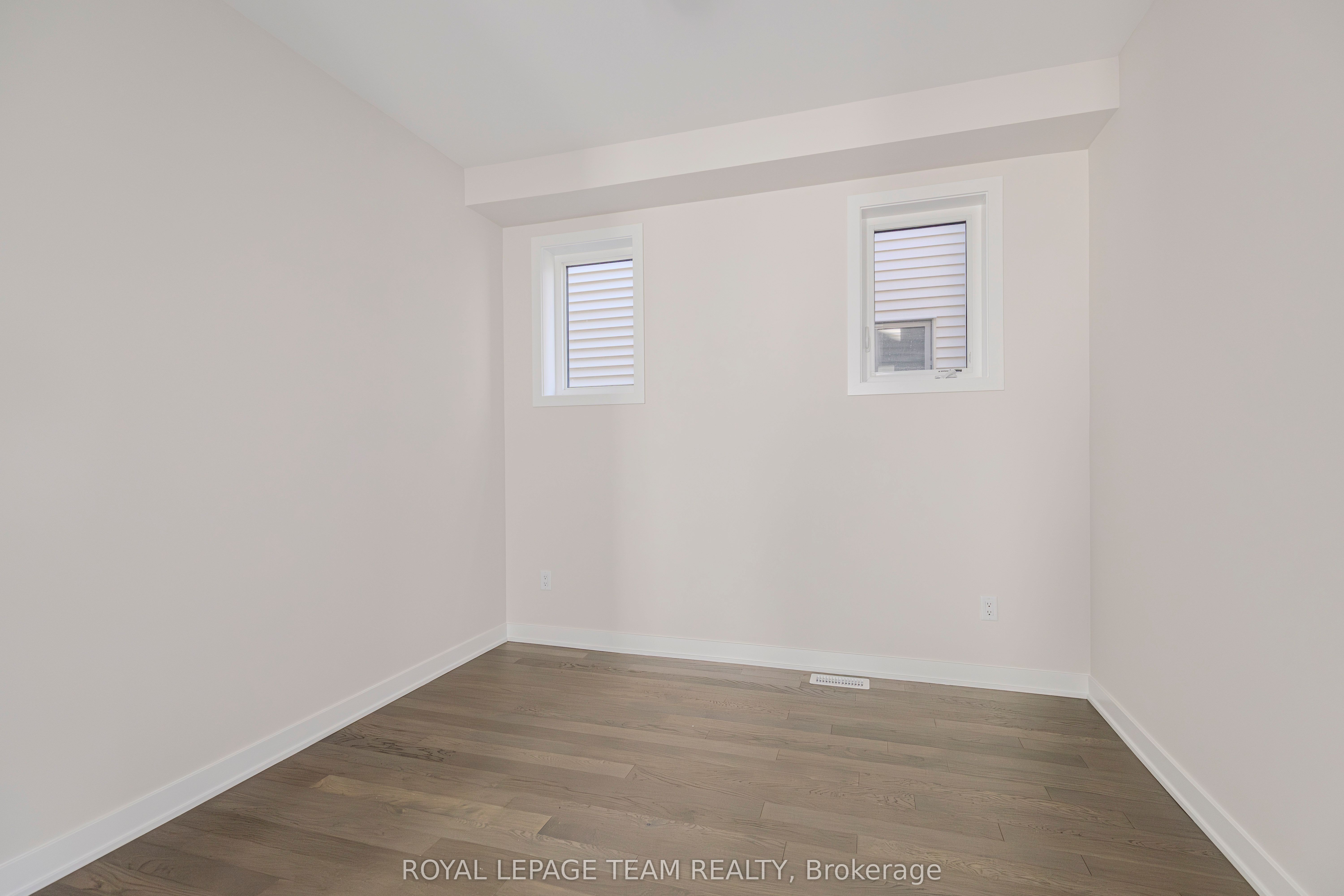 475 Meynell Road E Property Photo 13