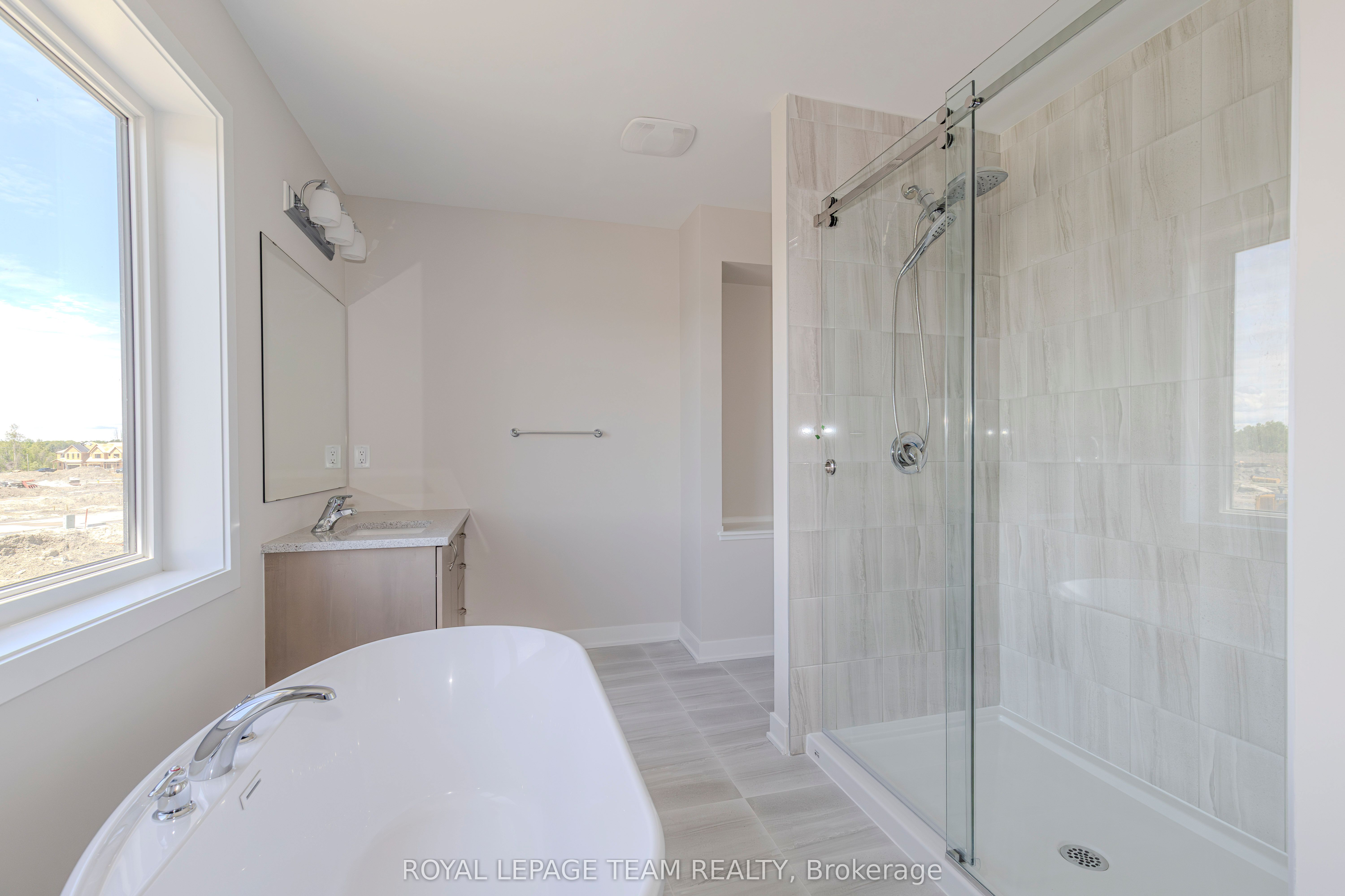 475 Meynell Road E Property Photo 18