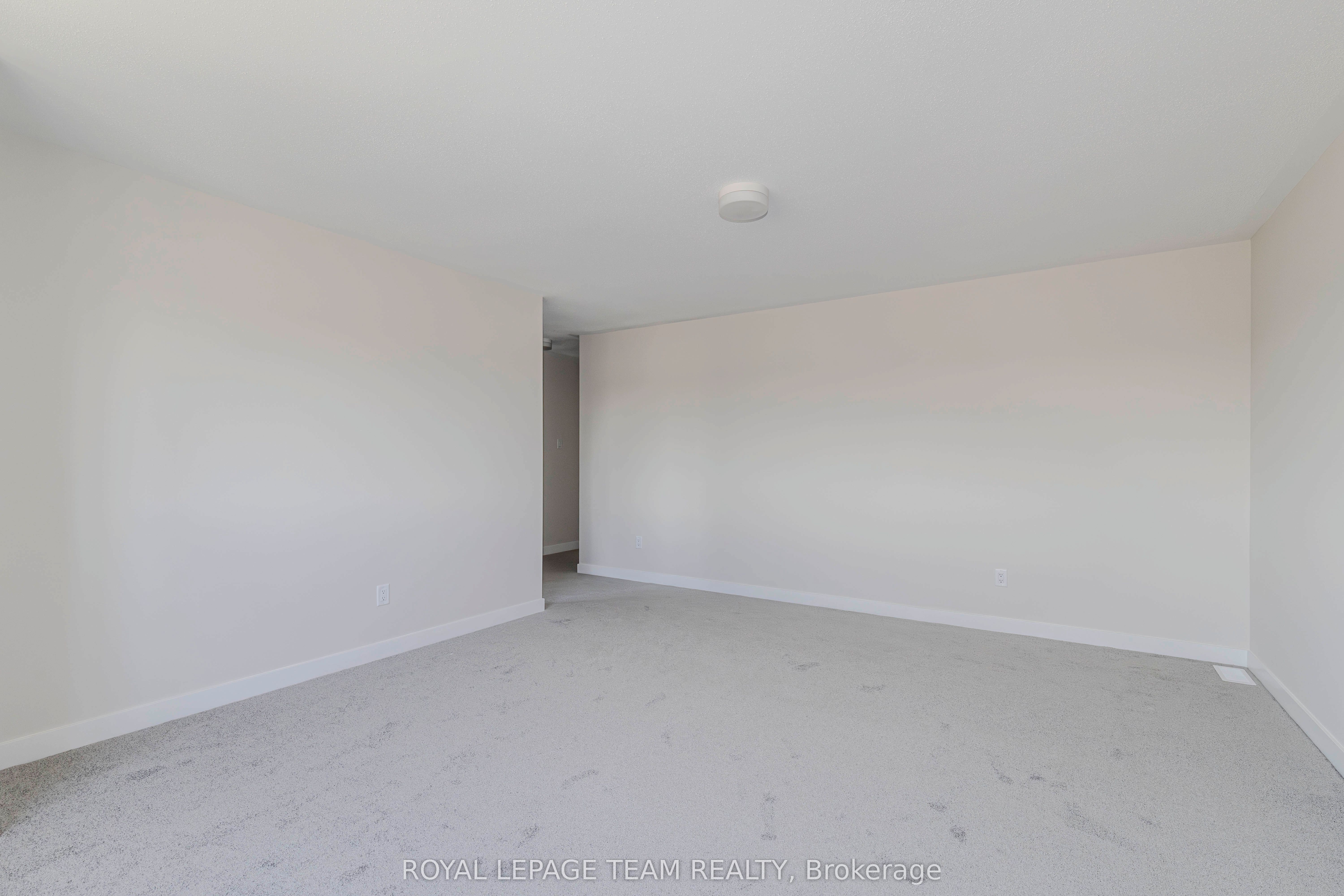 475 Meynell Road E Property Photo 20