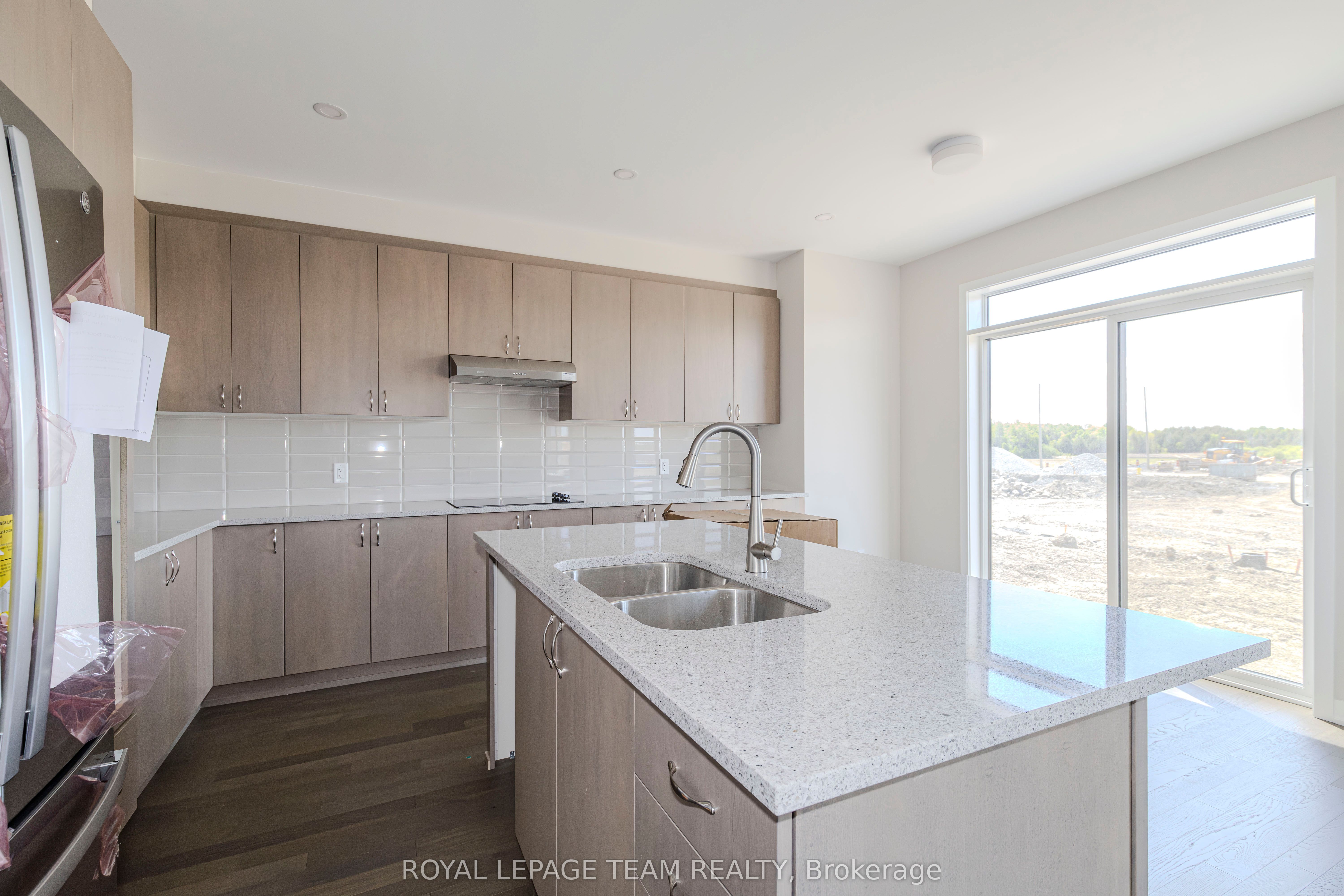 475 Meynell Road E Property Photo 28