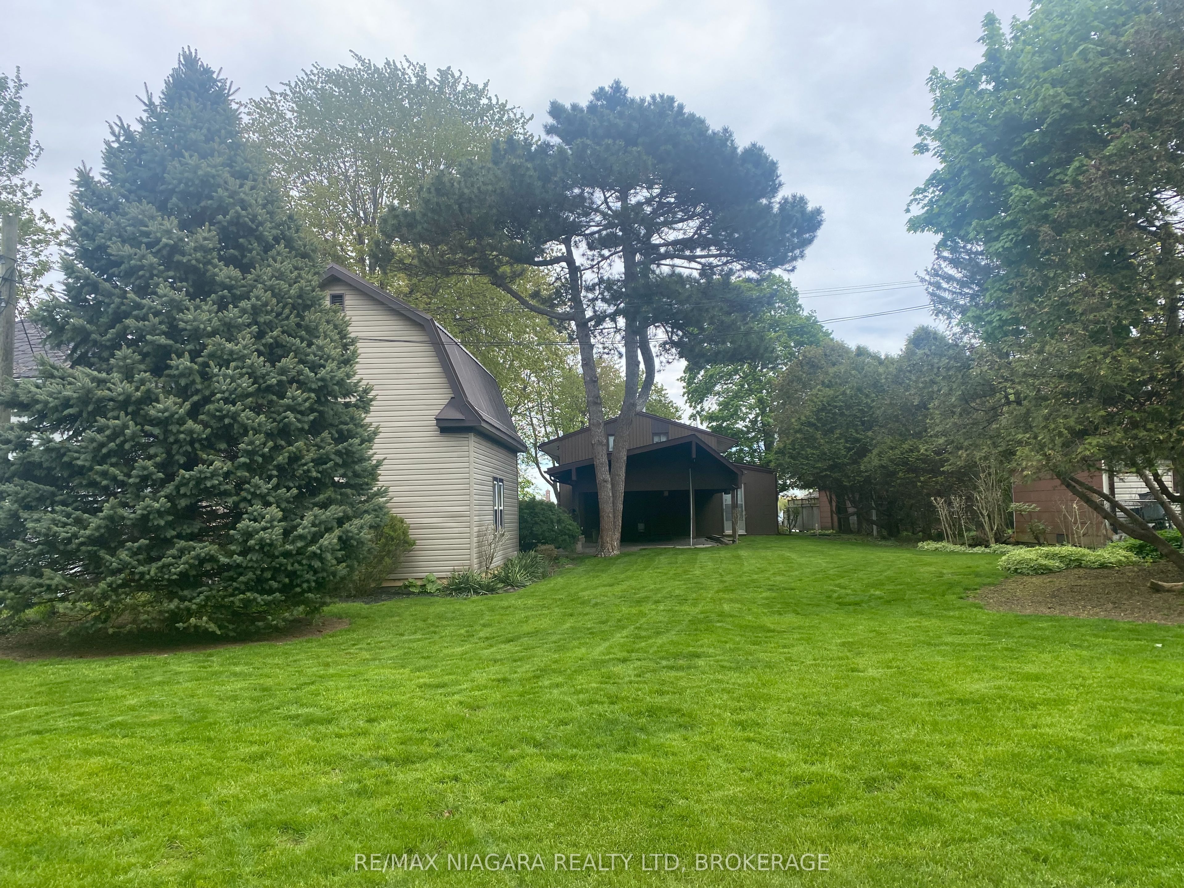 735 Niagara Boulevard Property Photo 6