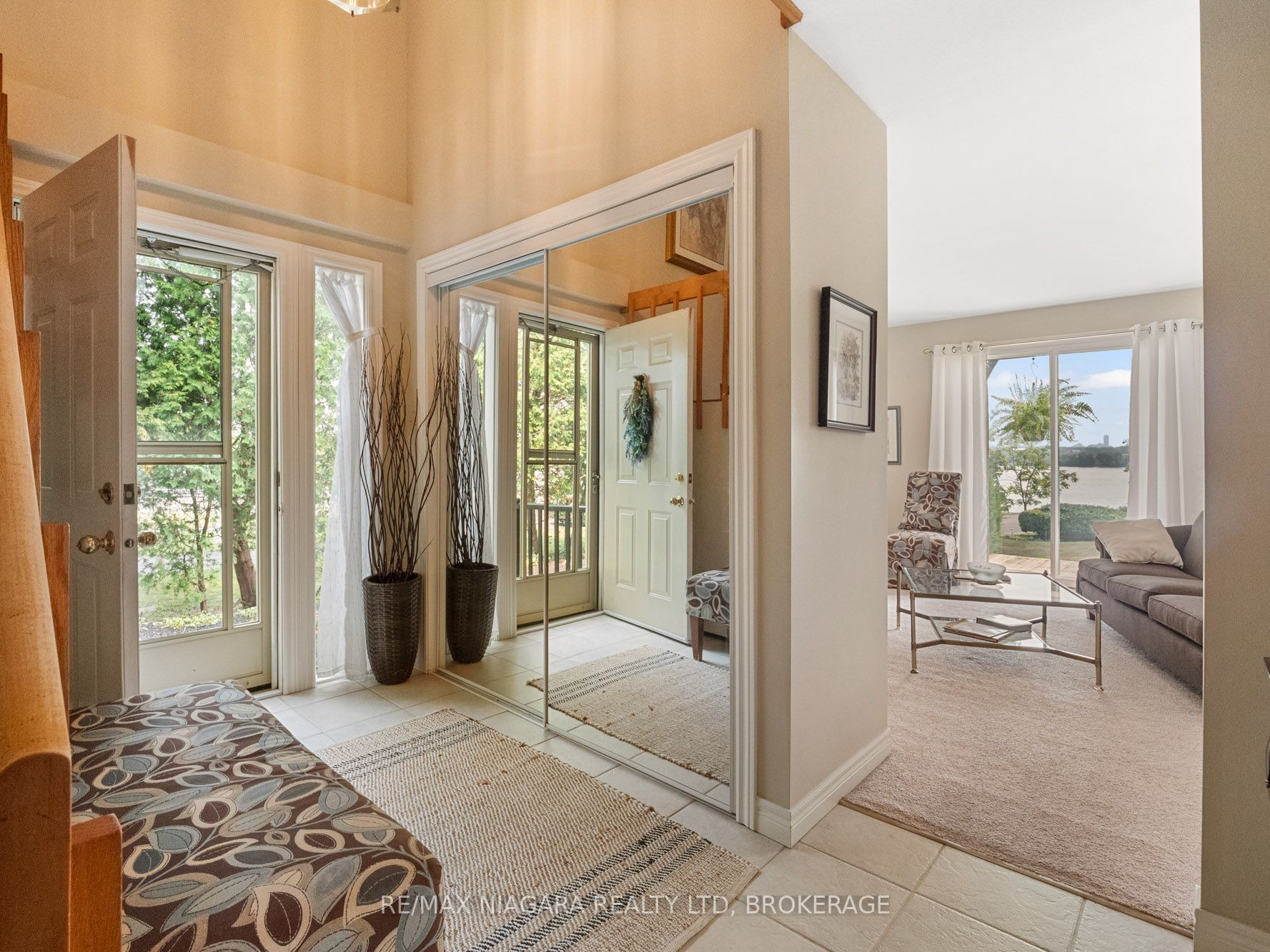 735 Niagara Boulevard Property Photo 11