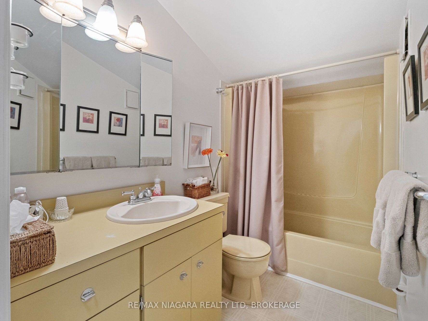 735 Niagara Boulevard Property Photo 30