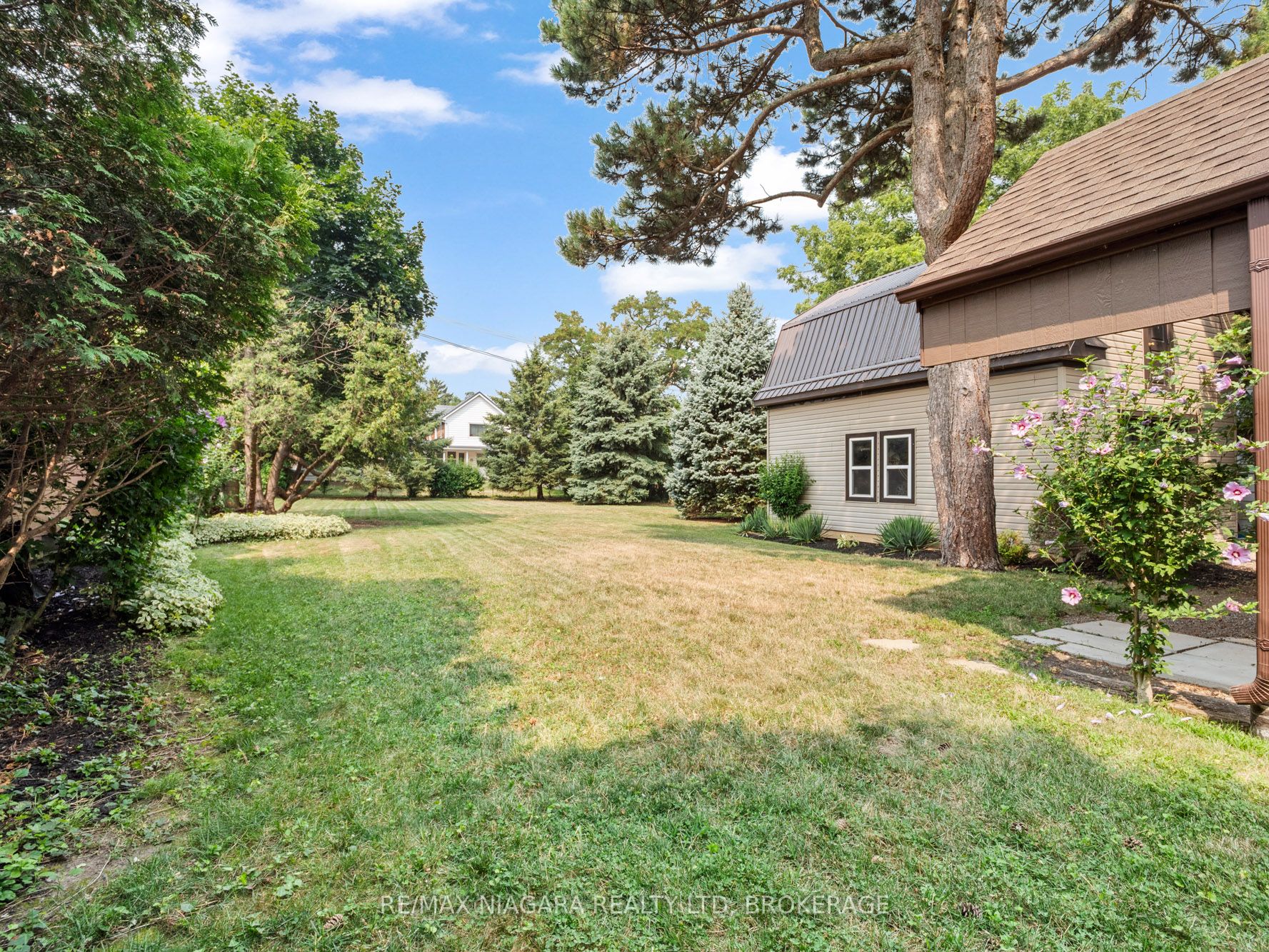 735 Niagara Boulevard Property Photo 38