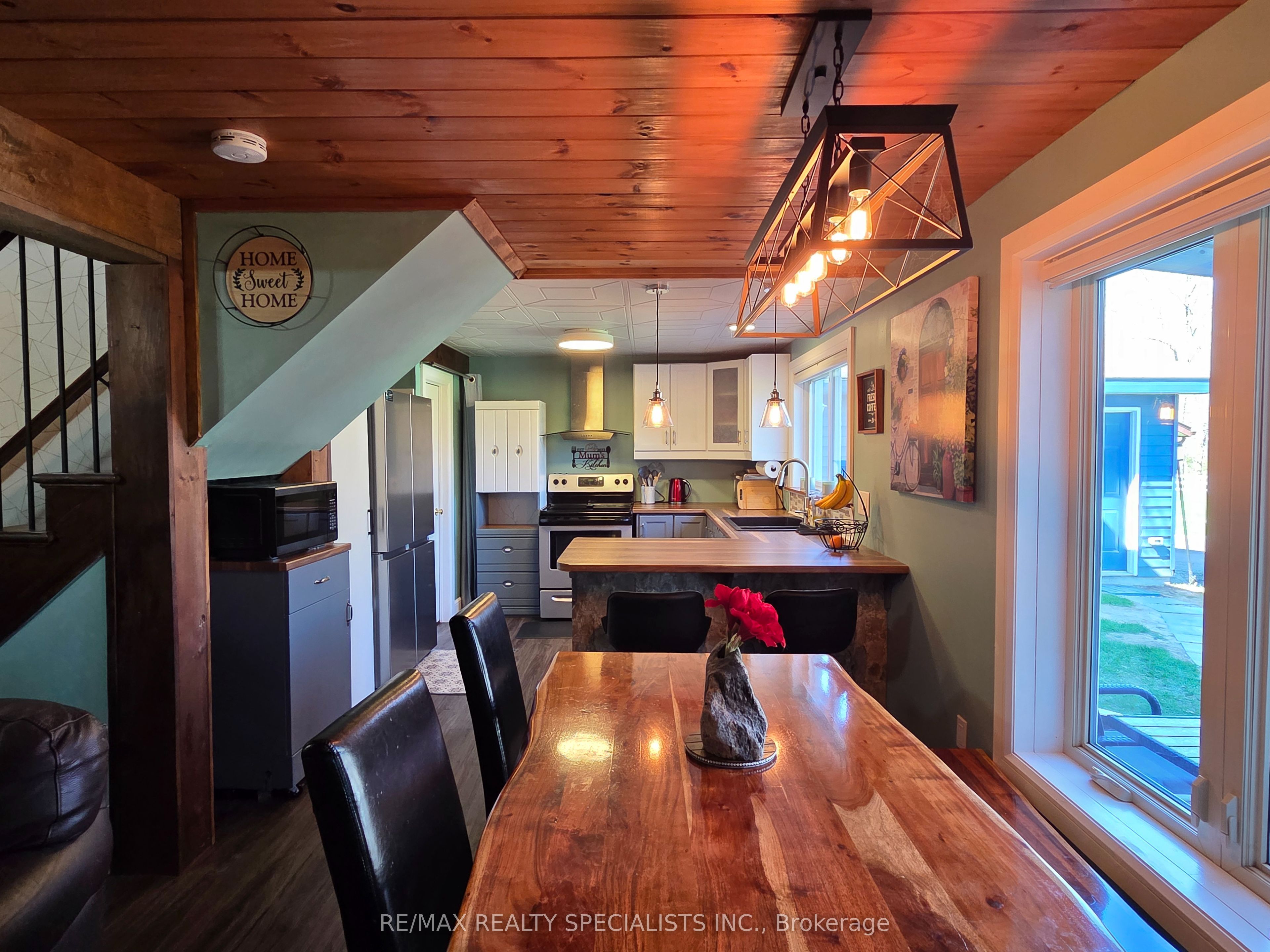 112 Indian Road Property Photo 4