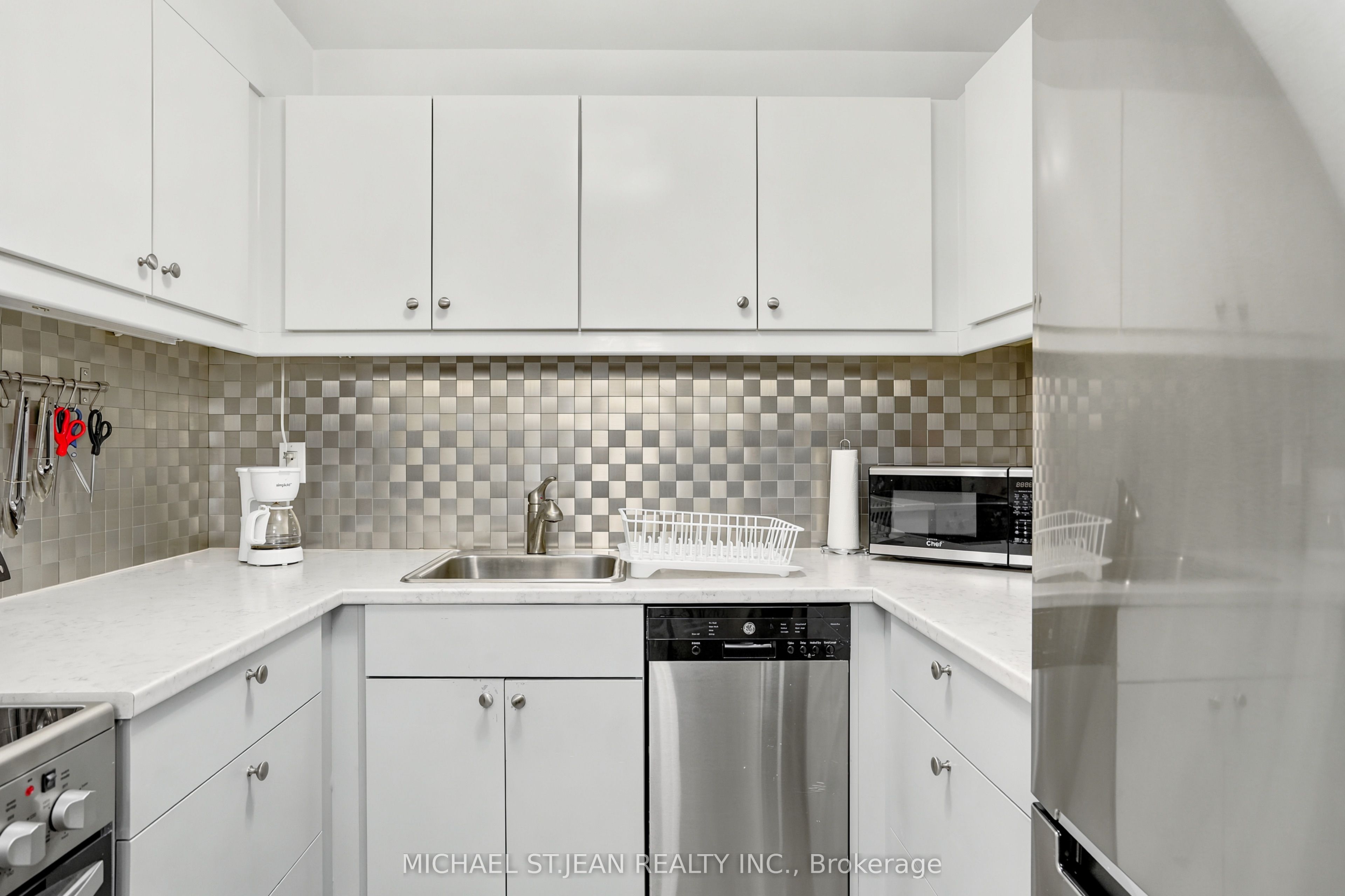 23 Main Street 404 Property Photo 11