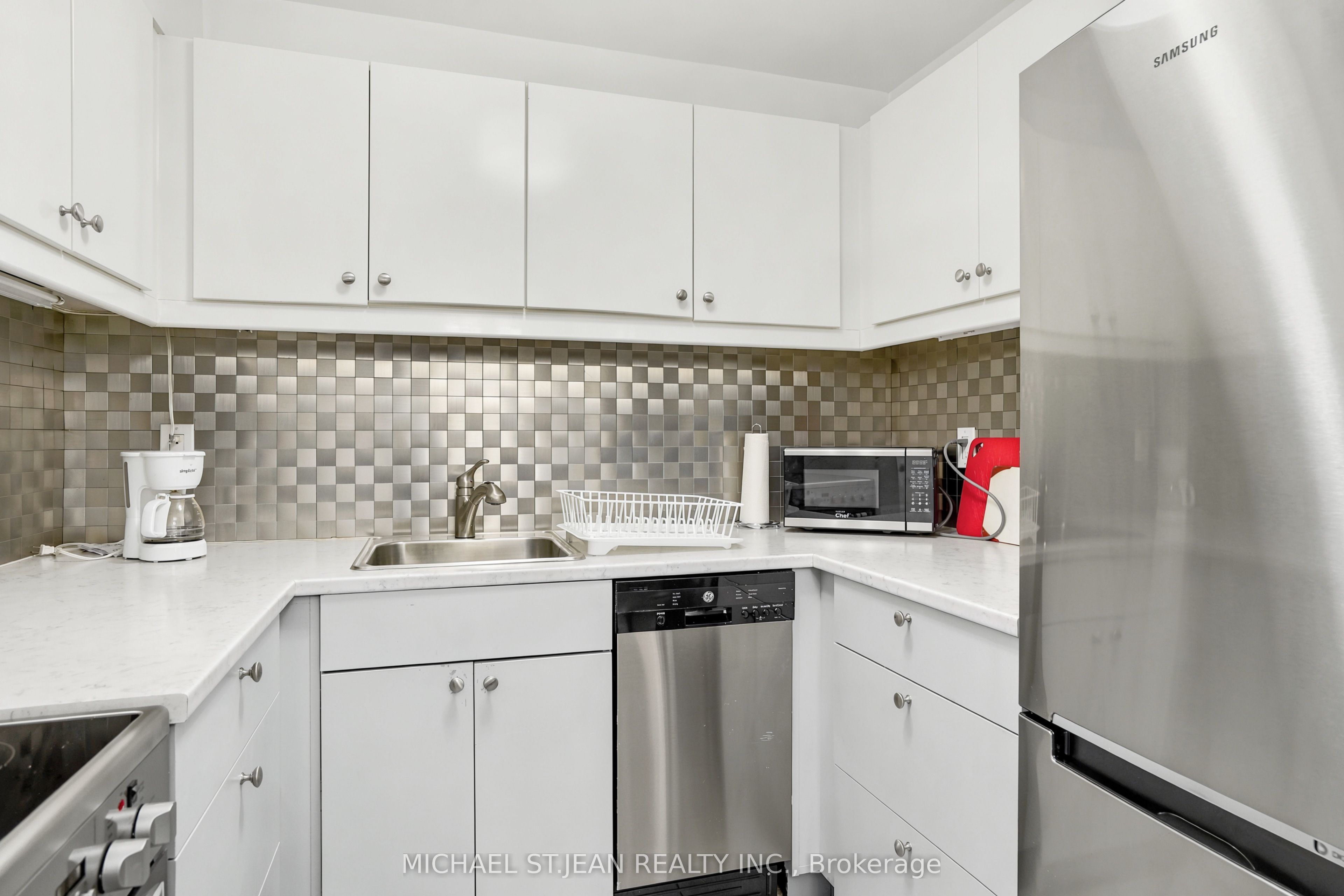 23 Main Street 404 Property Photo 13