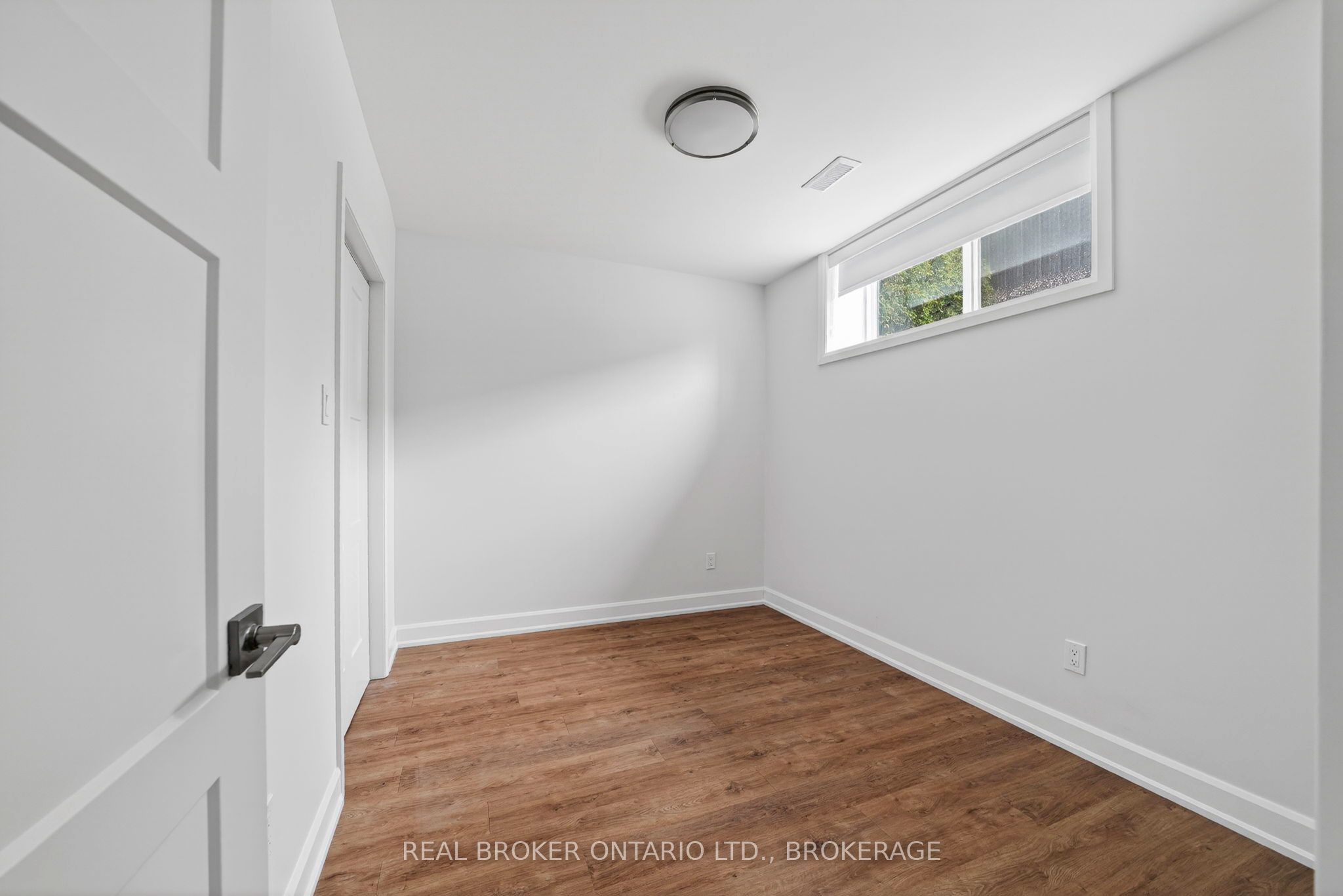 600 Second Street E Unit #4a Property Photo 9