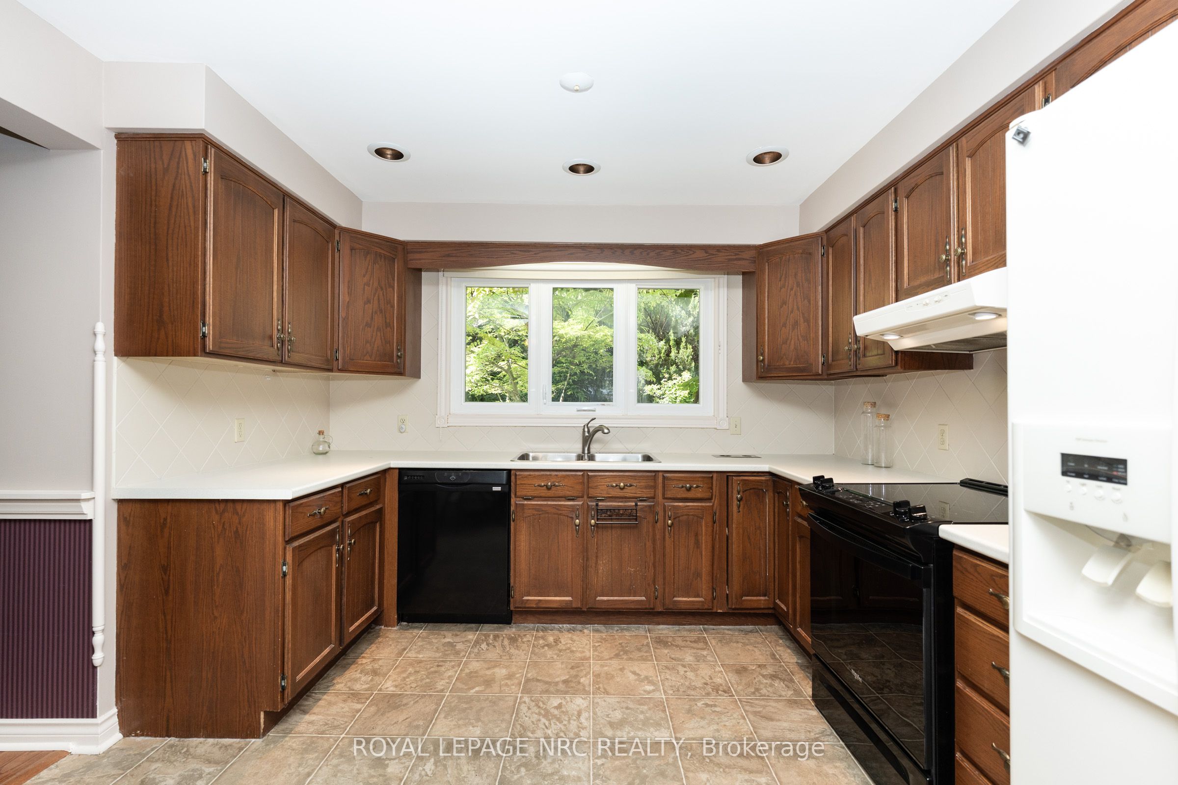 35 Garrison Village Drive Property Photo 14