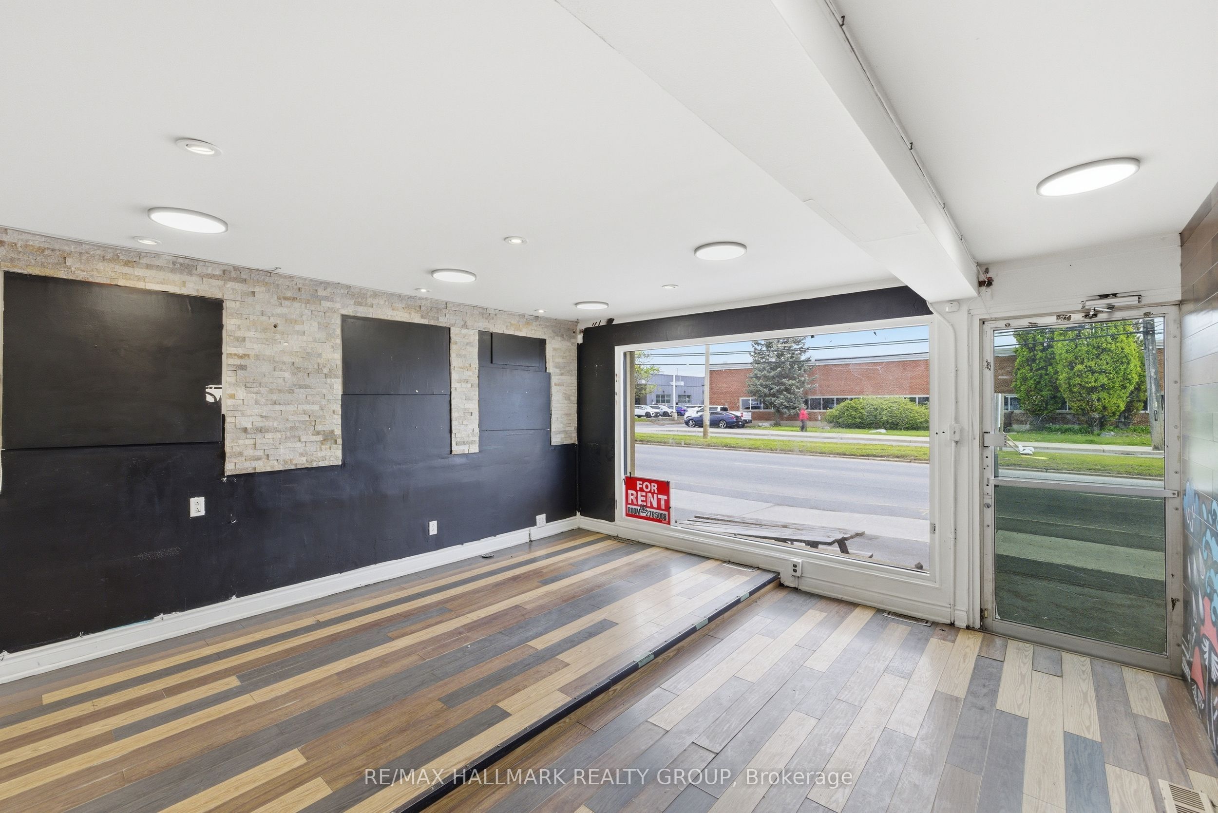 912 St Laurent Boulevard S Property Photo 8