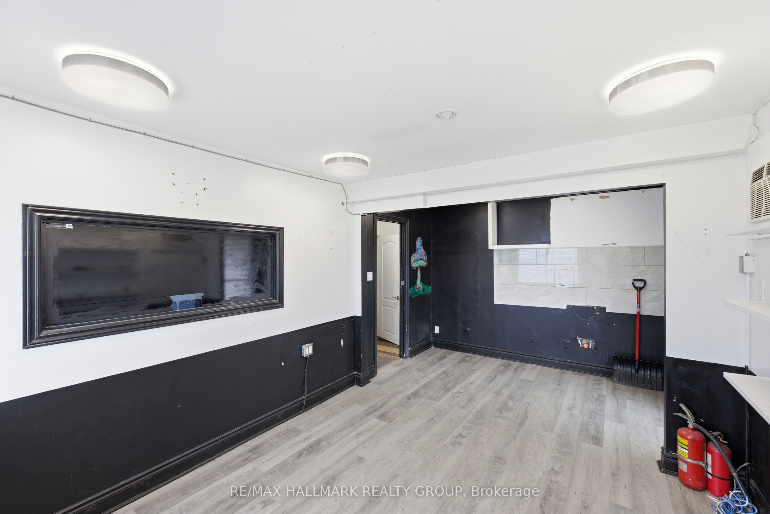 912 St Laurent Boulevard S Property Photo 11