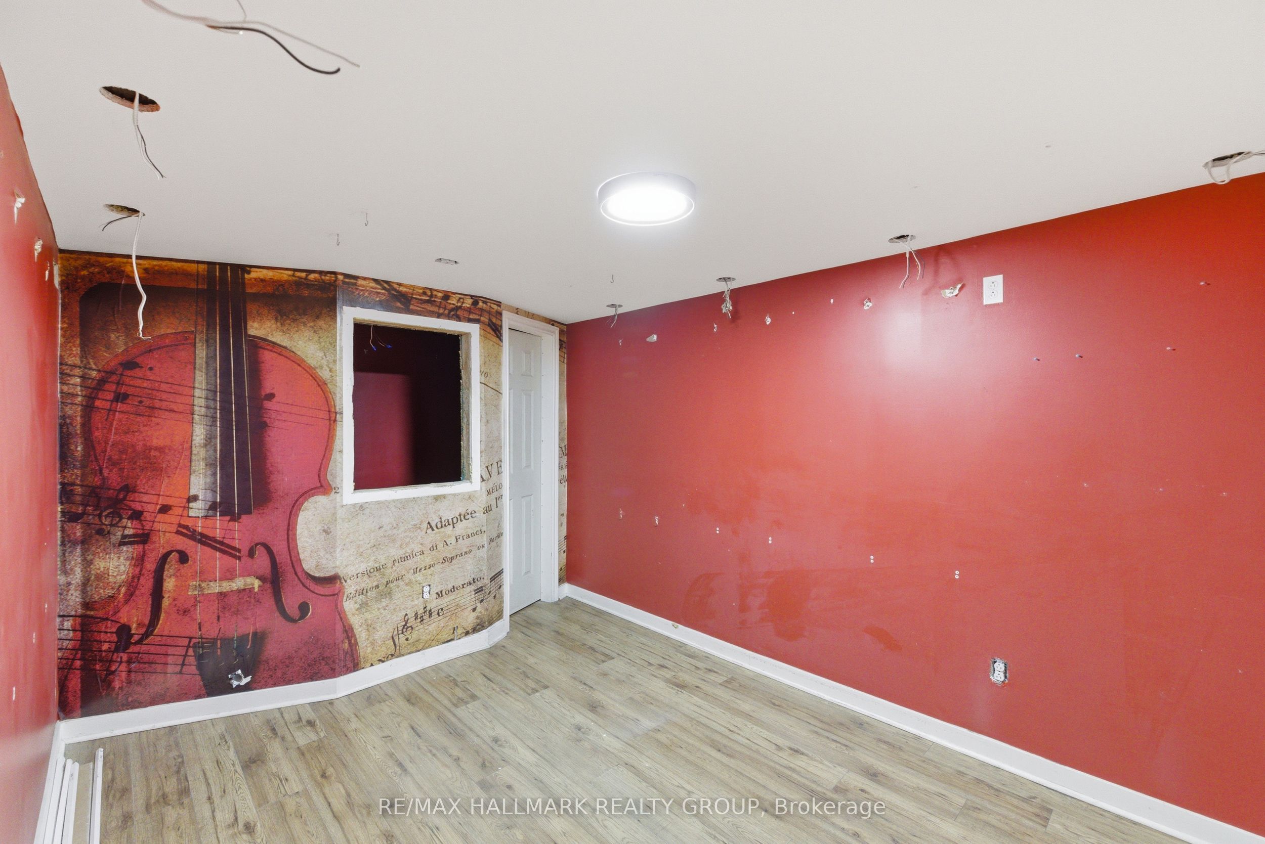 912 St Laurent Boulevard S Property Photo 15