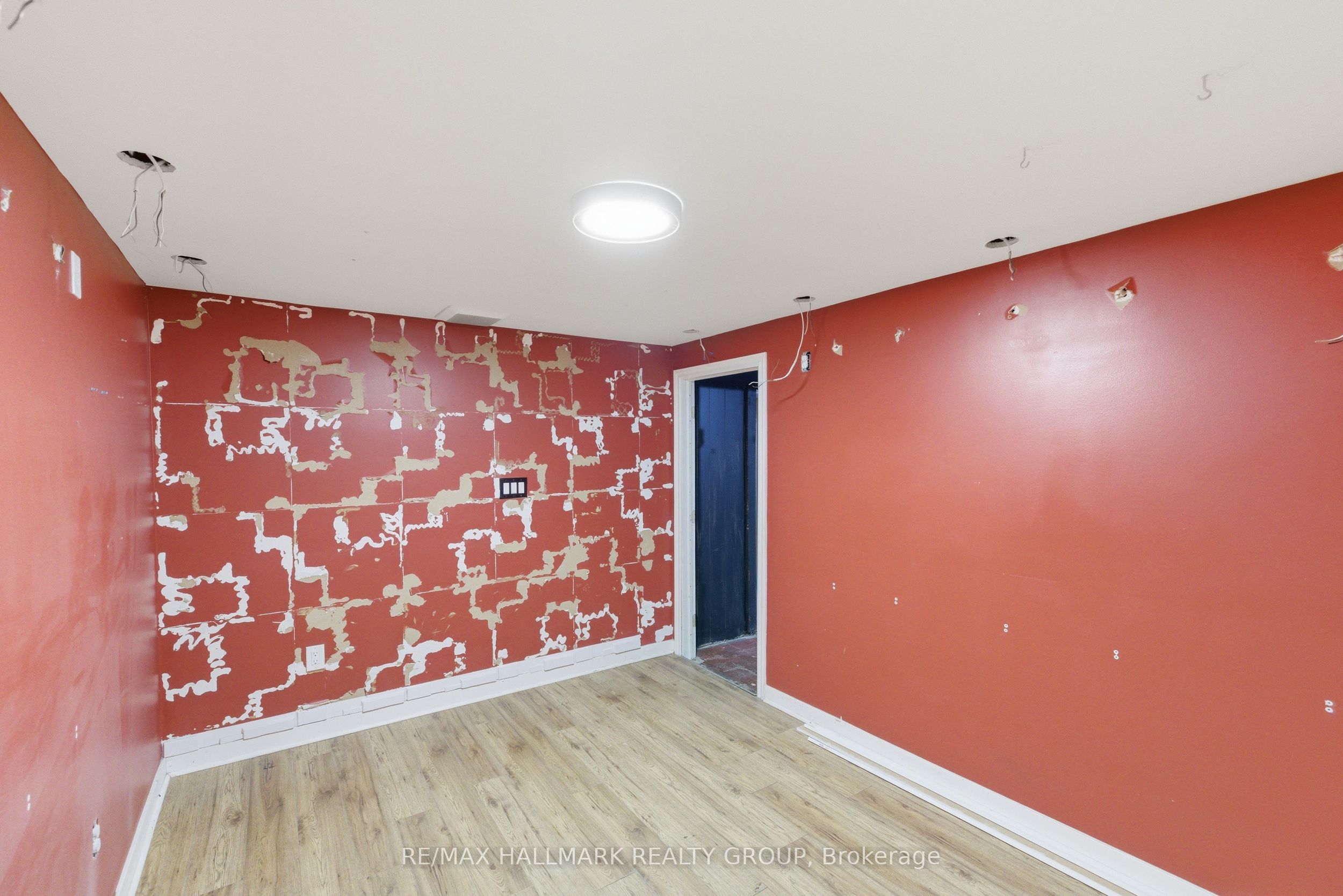 912 St Laurent Boulevard S Property Photo 16