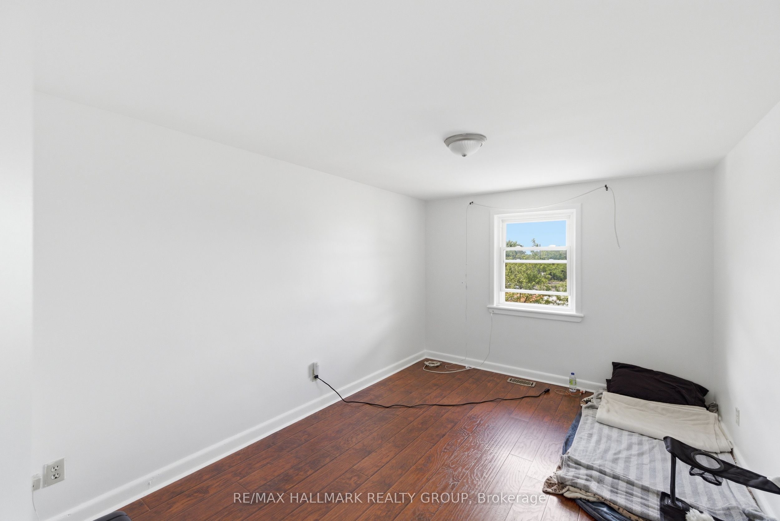 912 St Laurent Boulevard S Property Photo 34