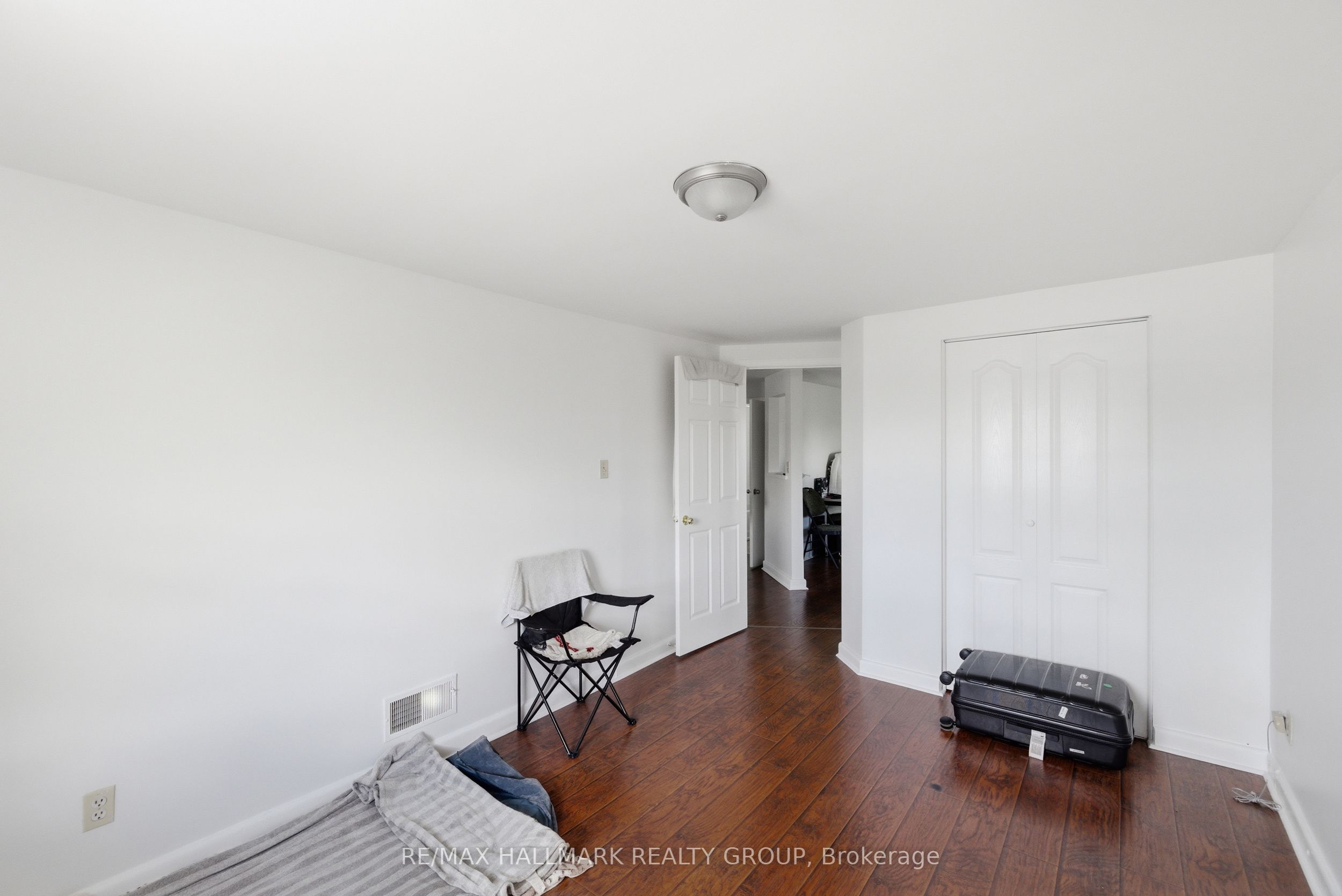 912 St Laurent Boulevard S Property Photo 35