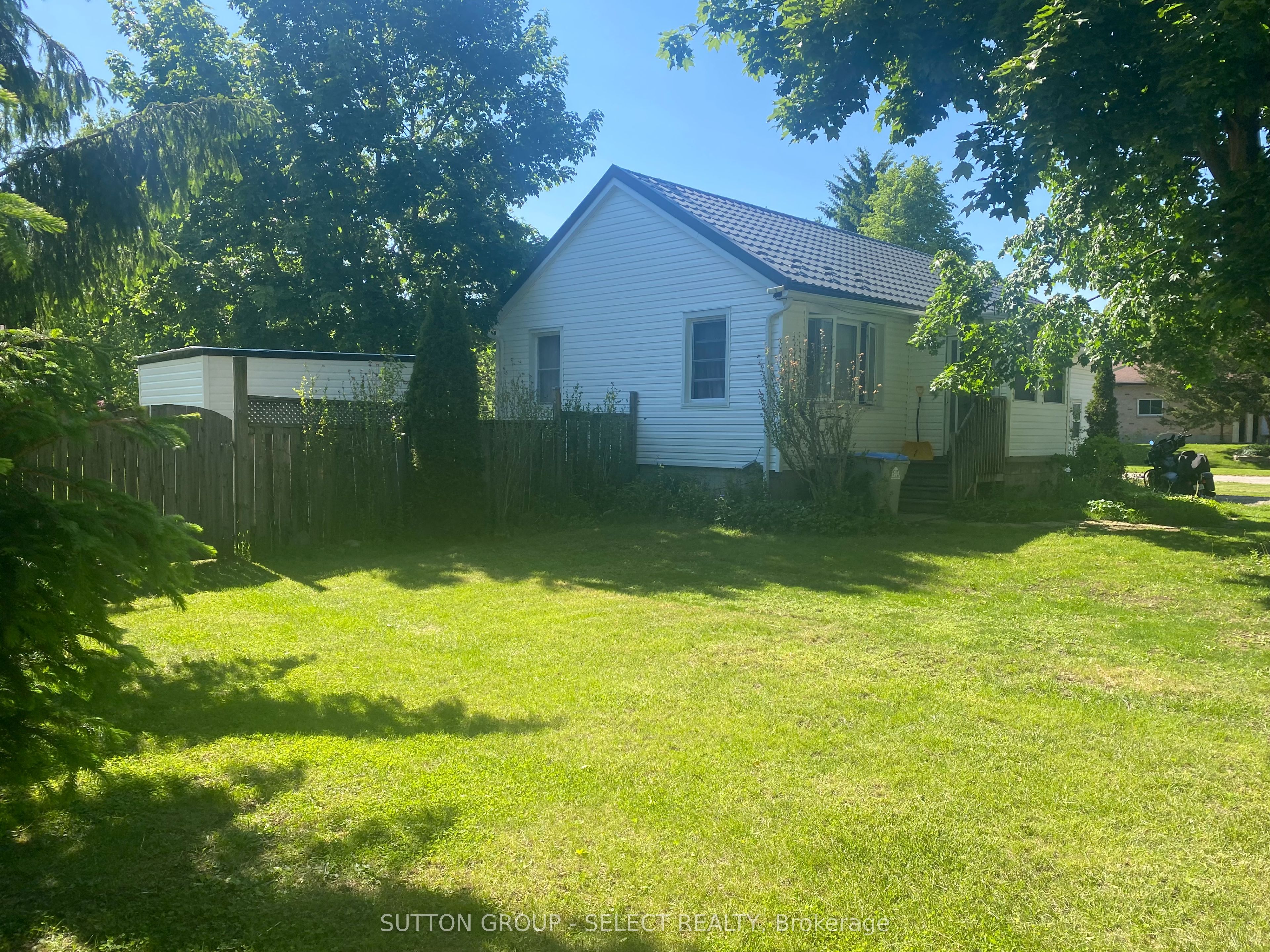 9 Prince Albert Street Property Photo 3