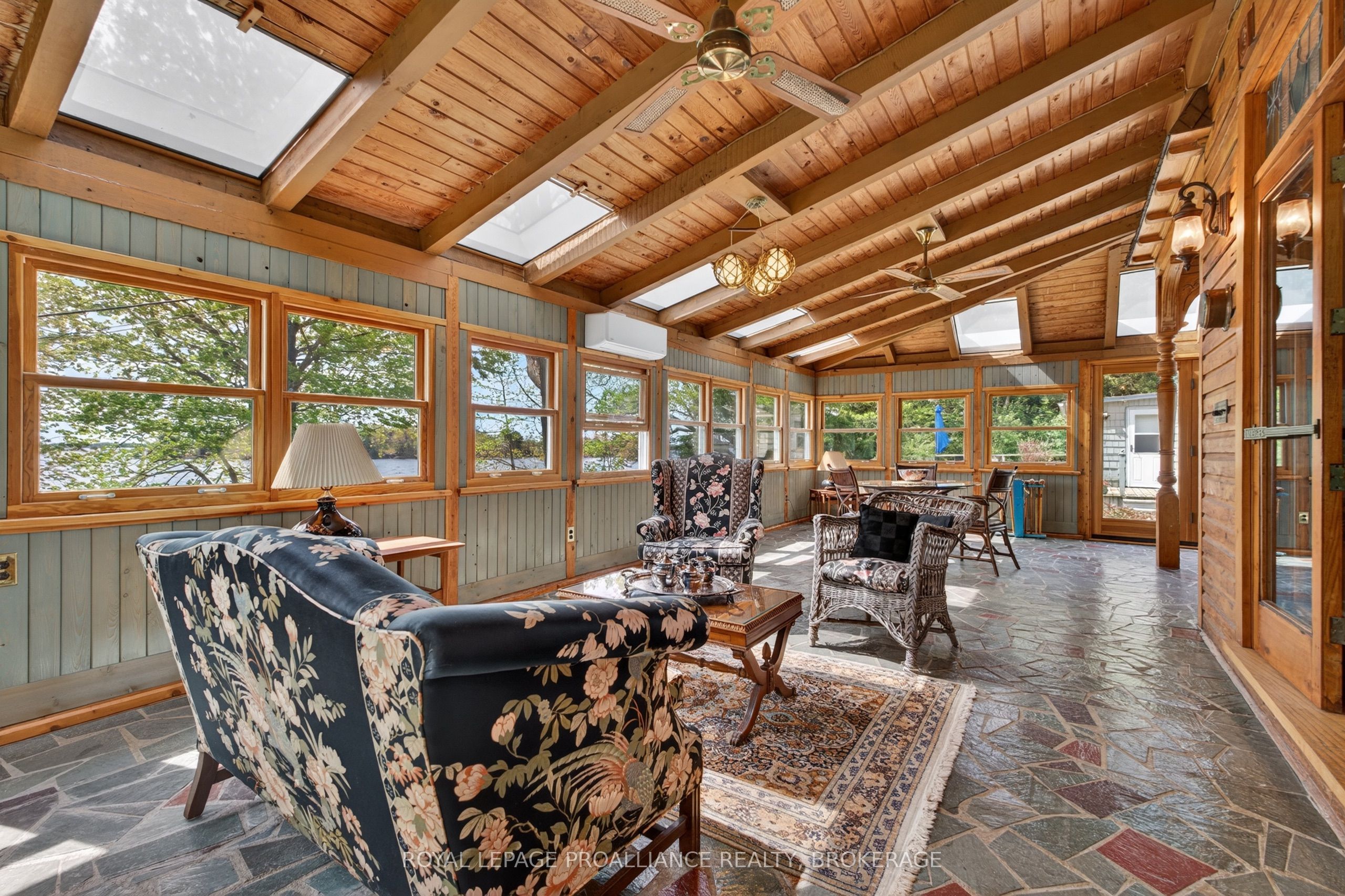 1295 Highway 2 Property Photo 7