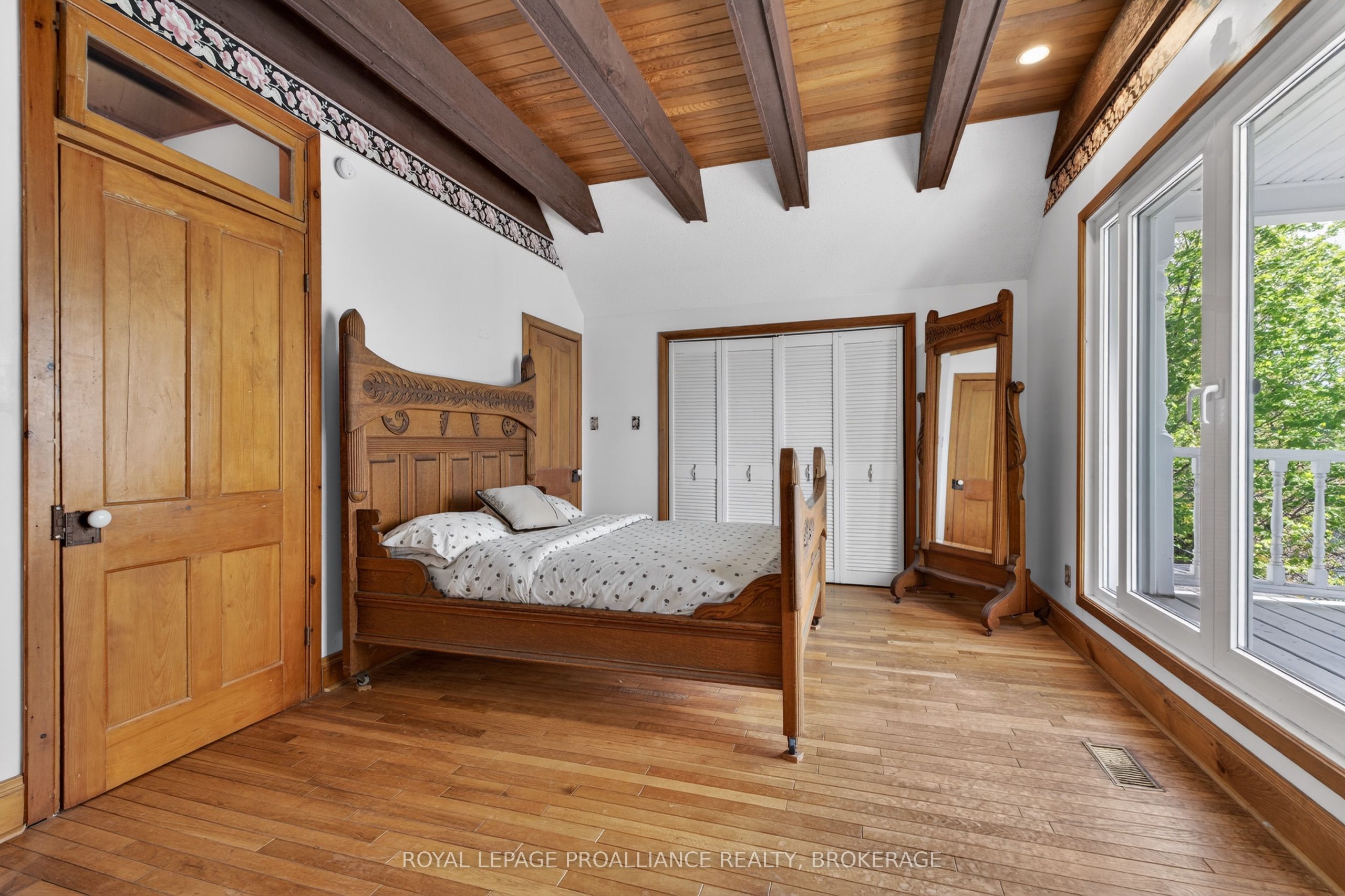1295 Highway 2 Property Photo 11