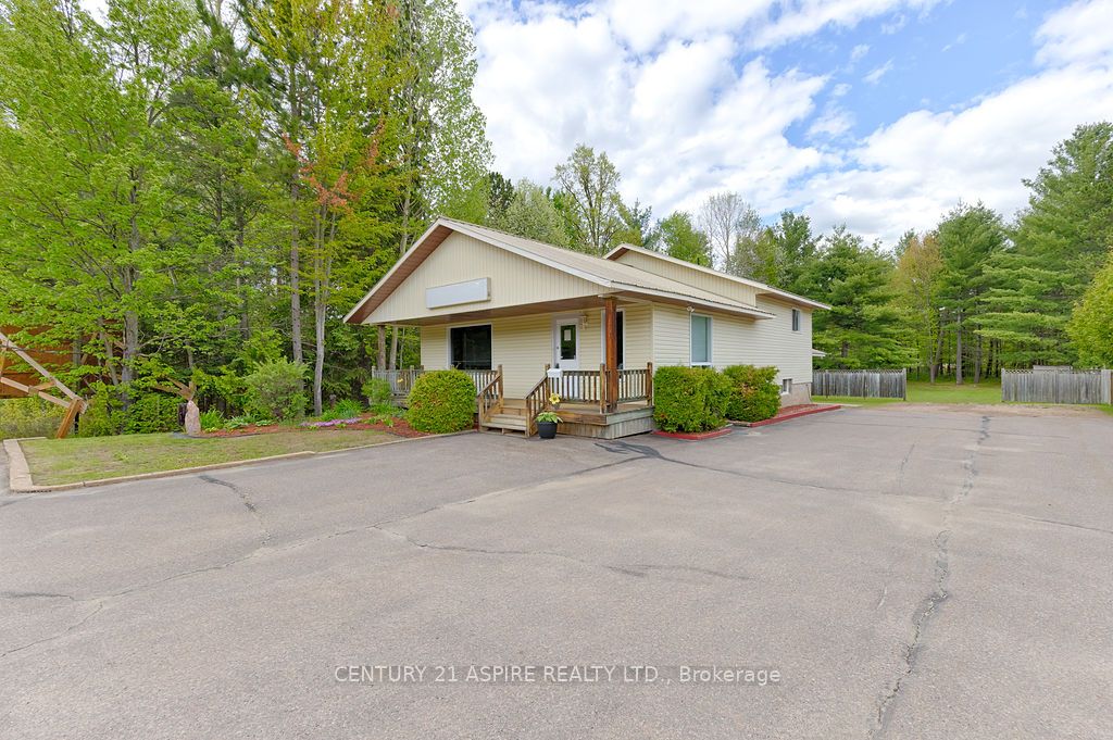 2889 Petawawa Boulevard Property Photo 2