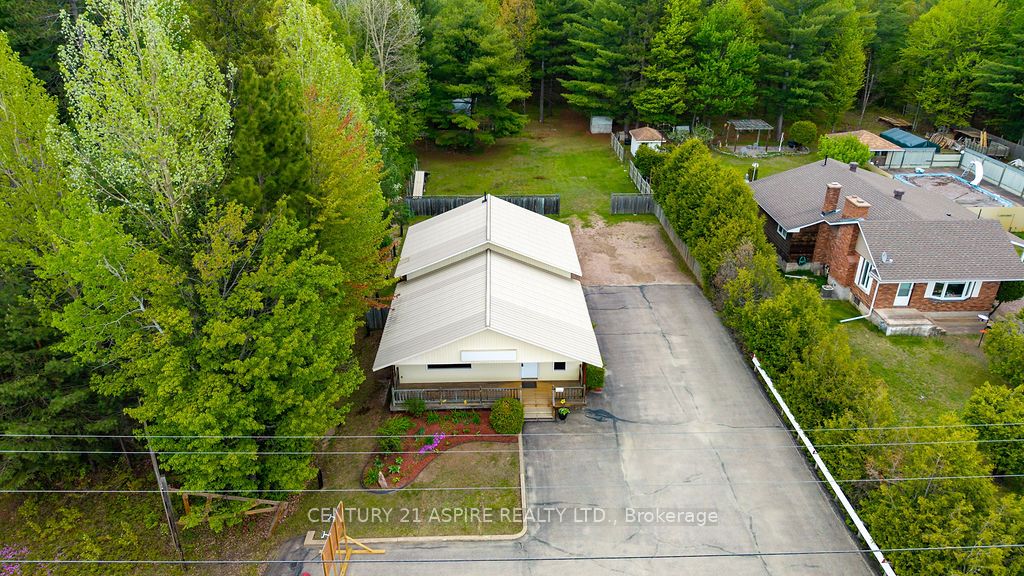 2889 Petawawa Boulevard Property Photo 4