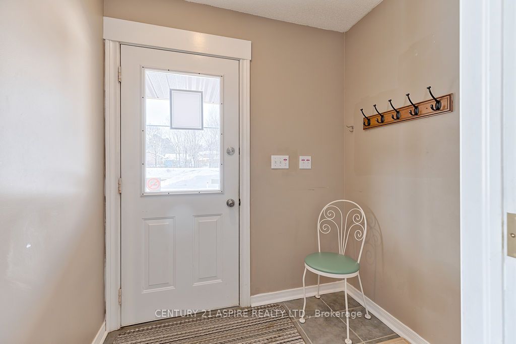 2889 Petawawa Boulevard Property Photo 6