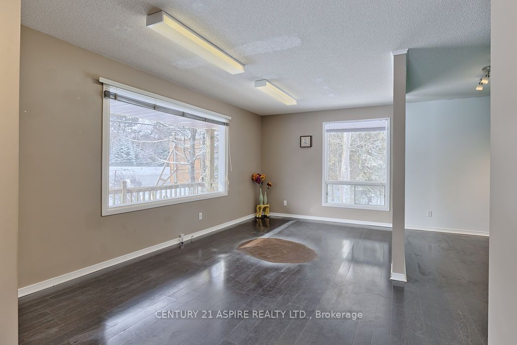2889 Petawawa Boulevard Property Photo 12