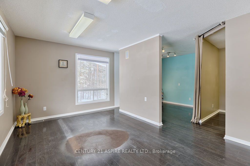 2889 Petawawa Boulevard Property Photo 14