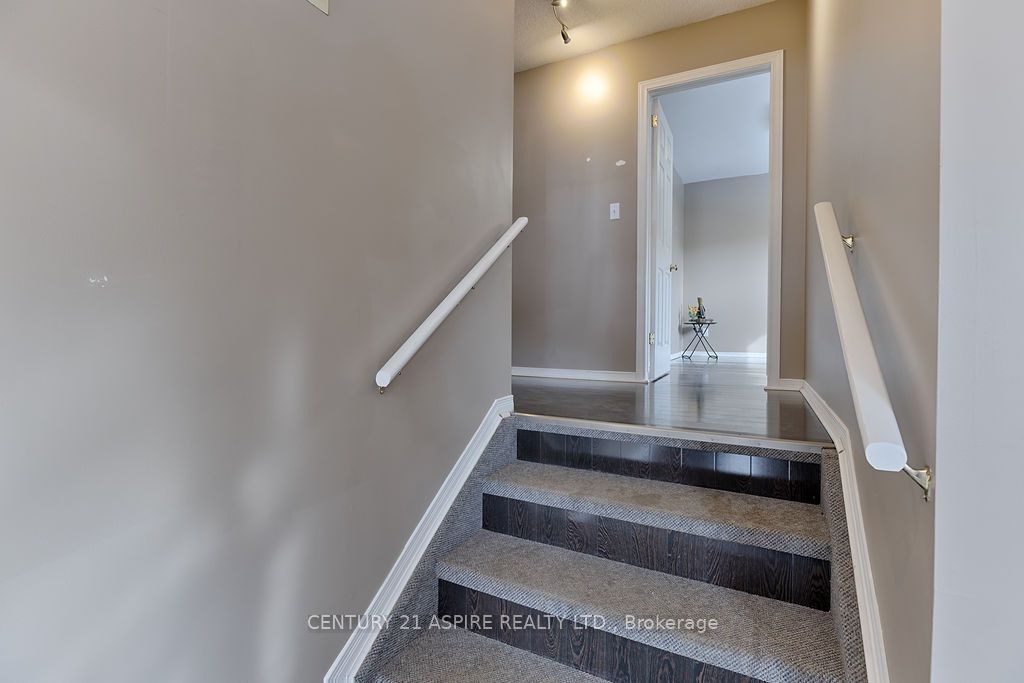 2889 Petawawa Boulevard Property Photo 20
