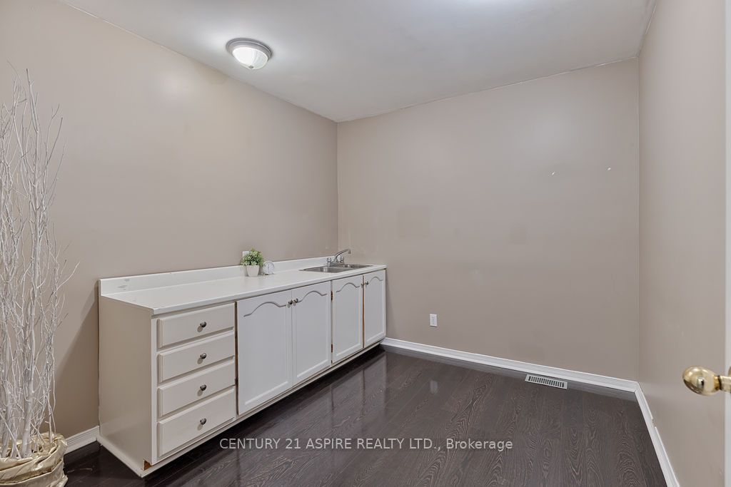 2889 Petawawa Boulevard Property Photo 25