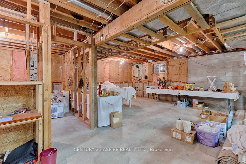 2889 Petawawa Boulevard Property Photo 32