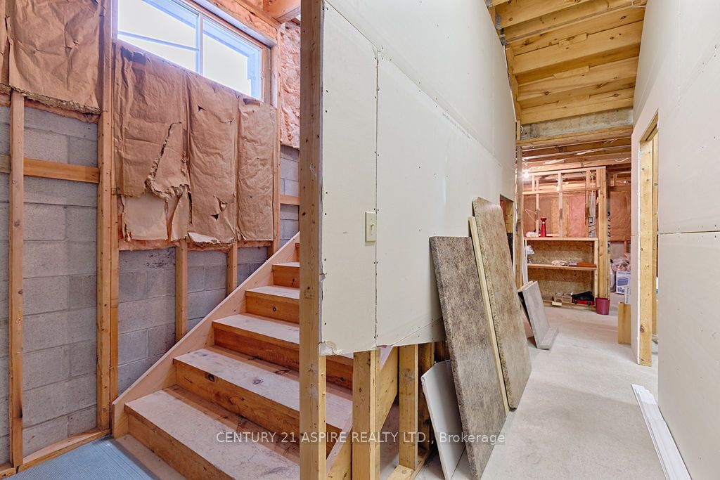 2889 Petawawa Boulevard Property Photo 33