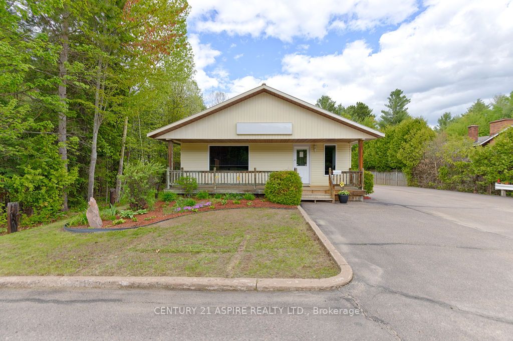 2889 Petawawa Boulevard Property Photo 47