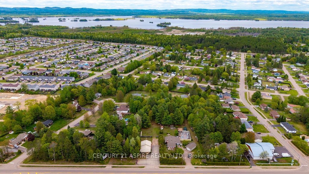 2889 Petawawa Boulevard Property Photo 49