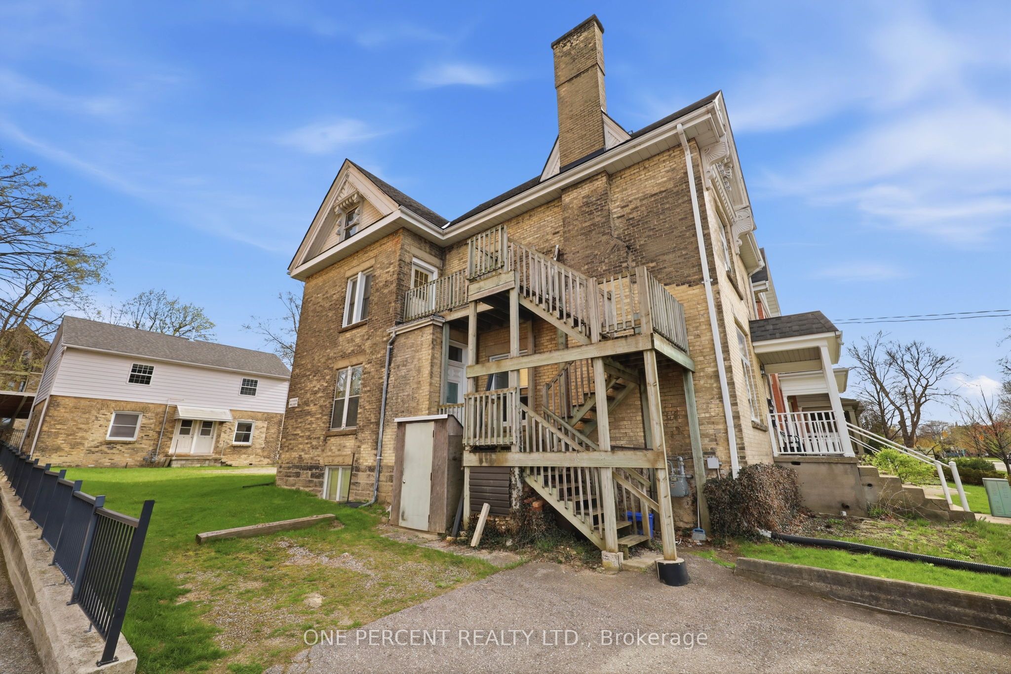 307 Central Avenue Property Photo 6