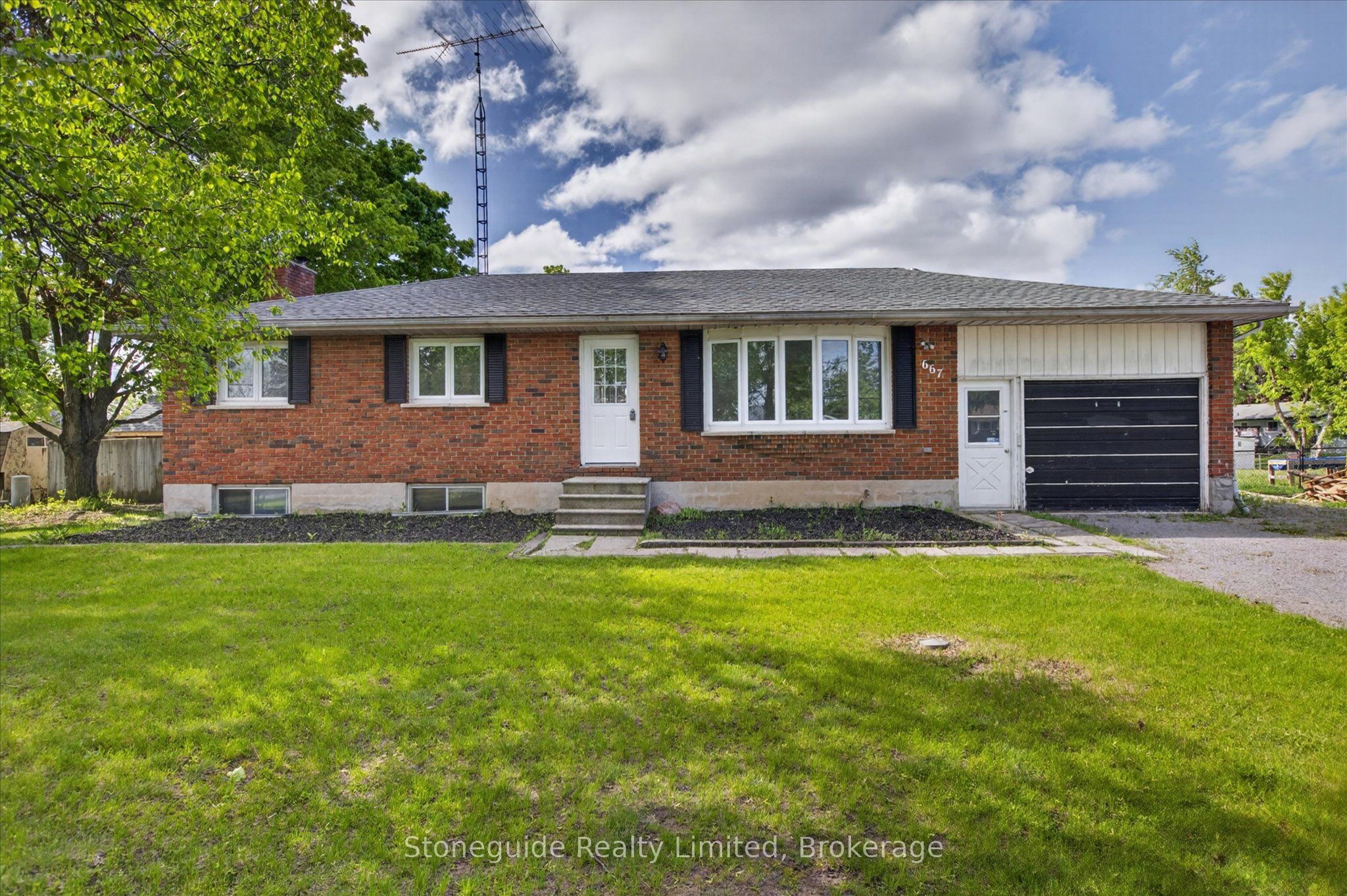 667 Skyline Road Property Photo 1