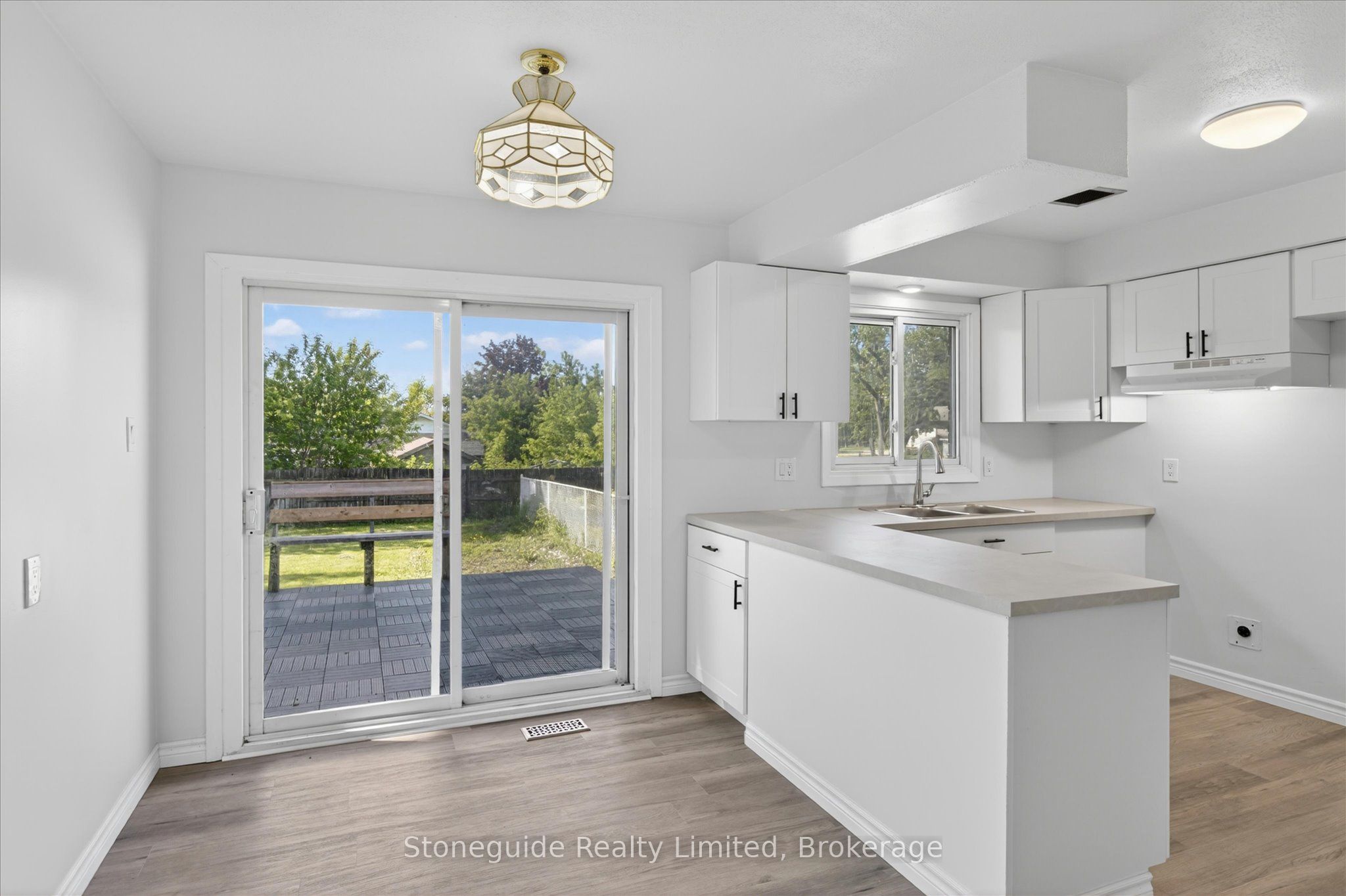 667 Skyline Road Property Photo 10