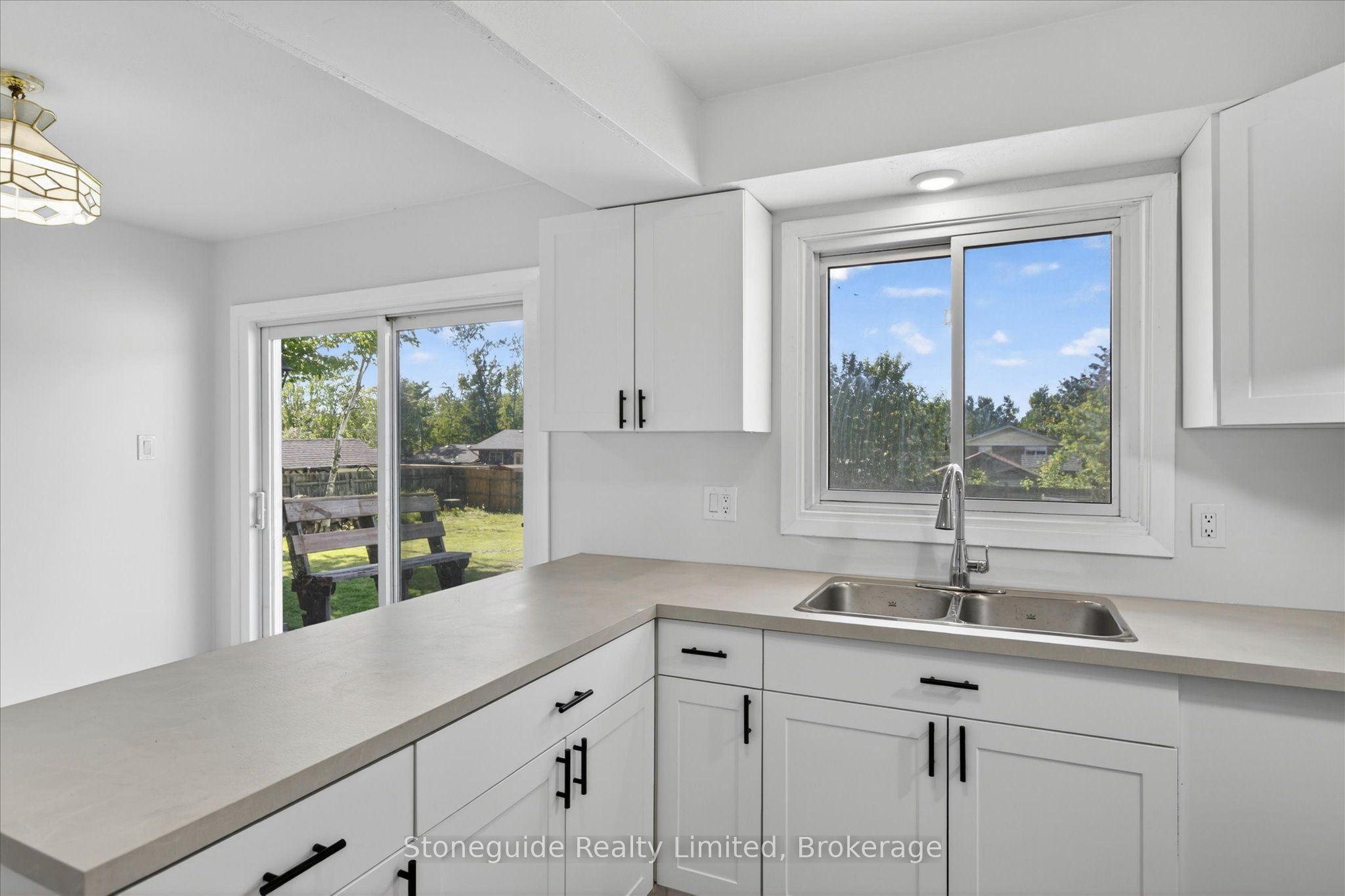 667 Skyline Road Property Photo 16